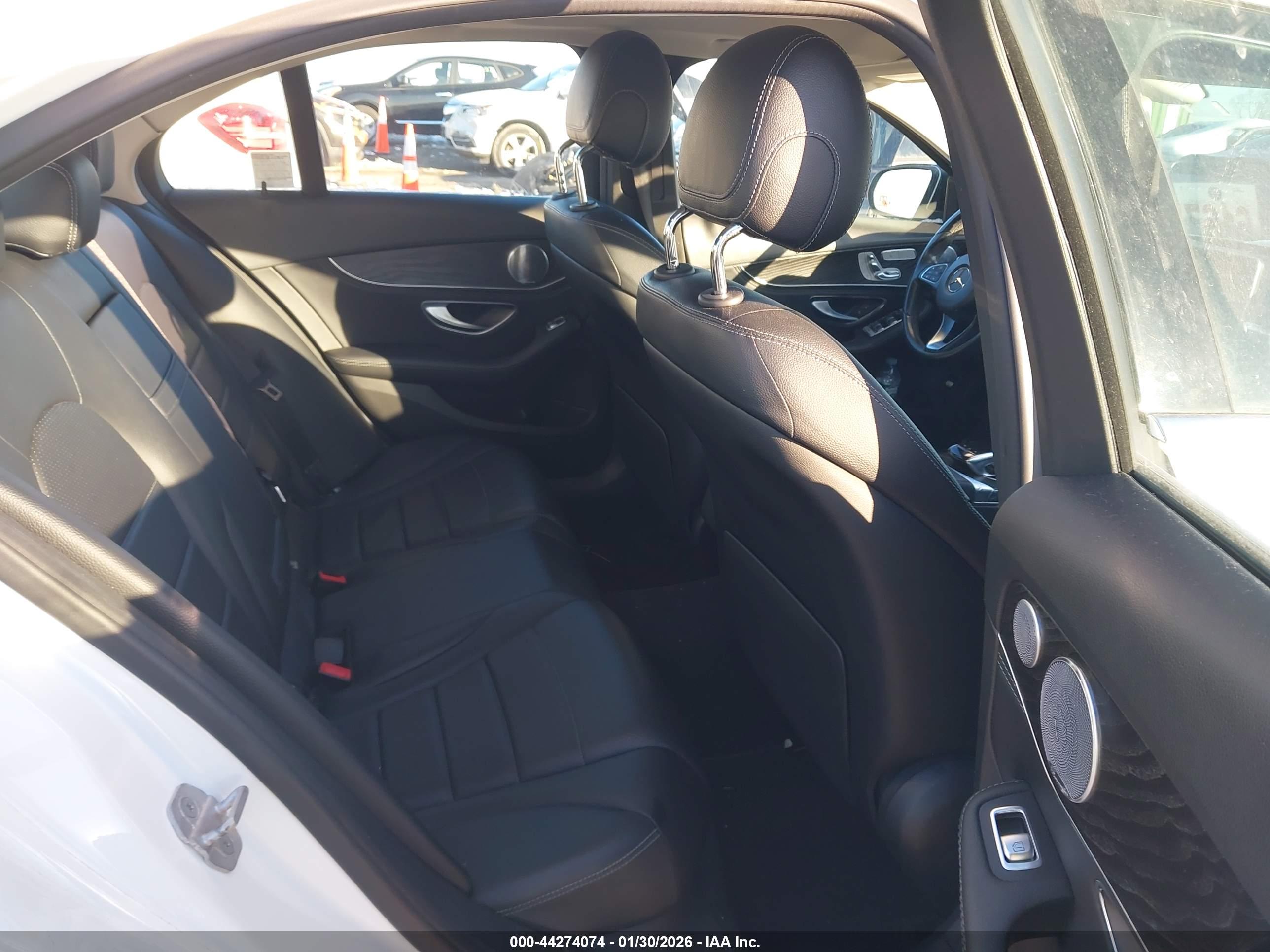 MERCEDES-BENZ C-CLASS image 8
