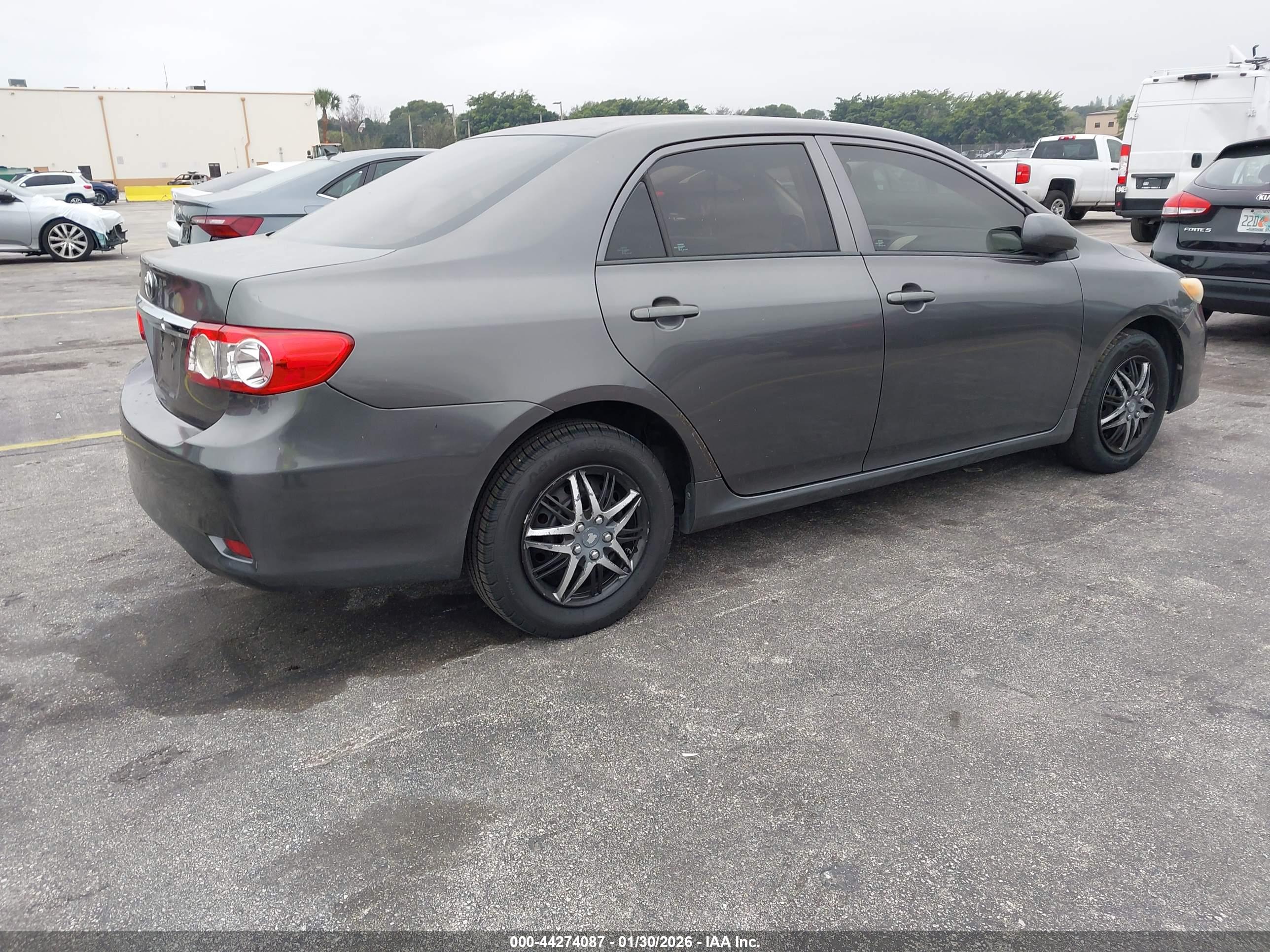 TOYOTA COROLLA image 4