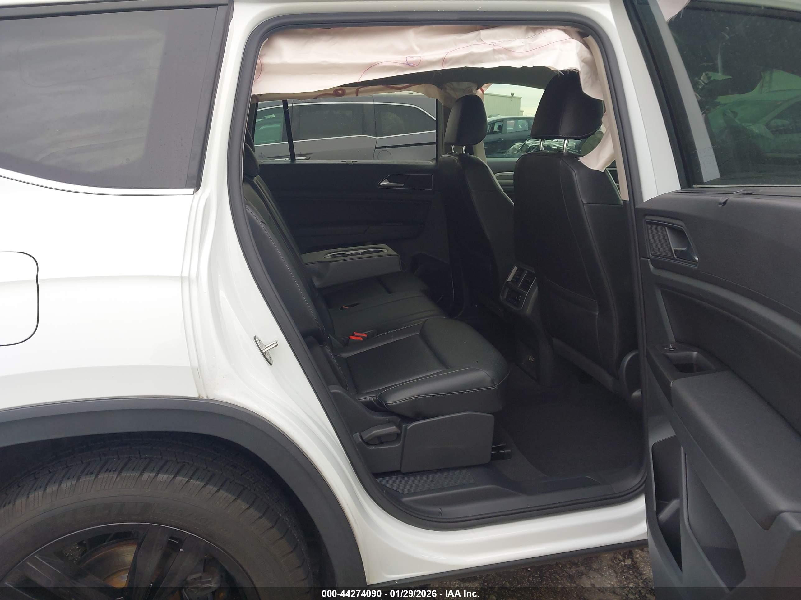 VOLKSWAGEN ATLAS image 8