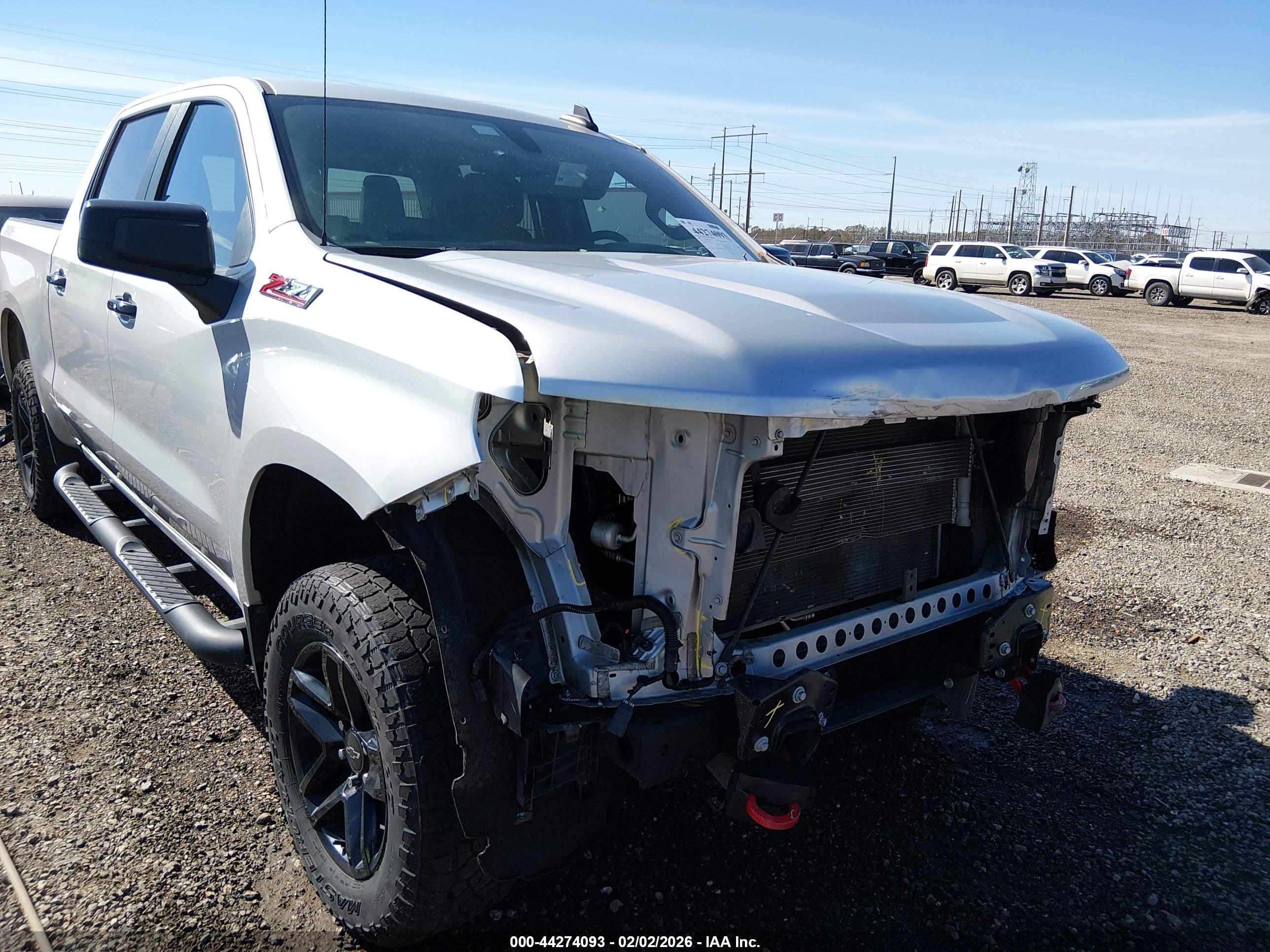 CHEVROLET SILVERADO image 6