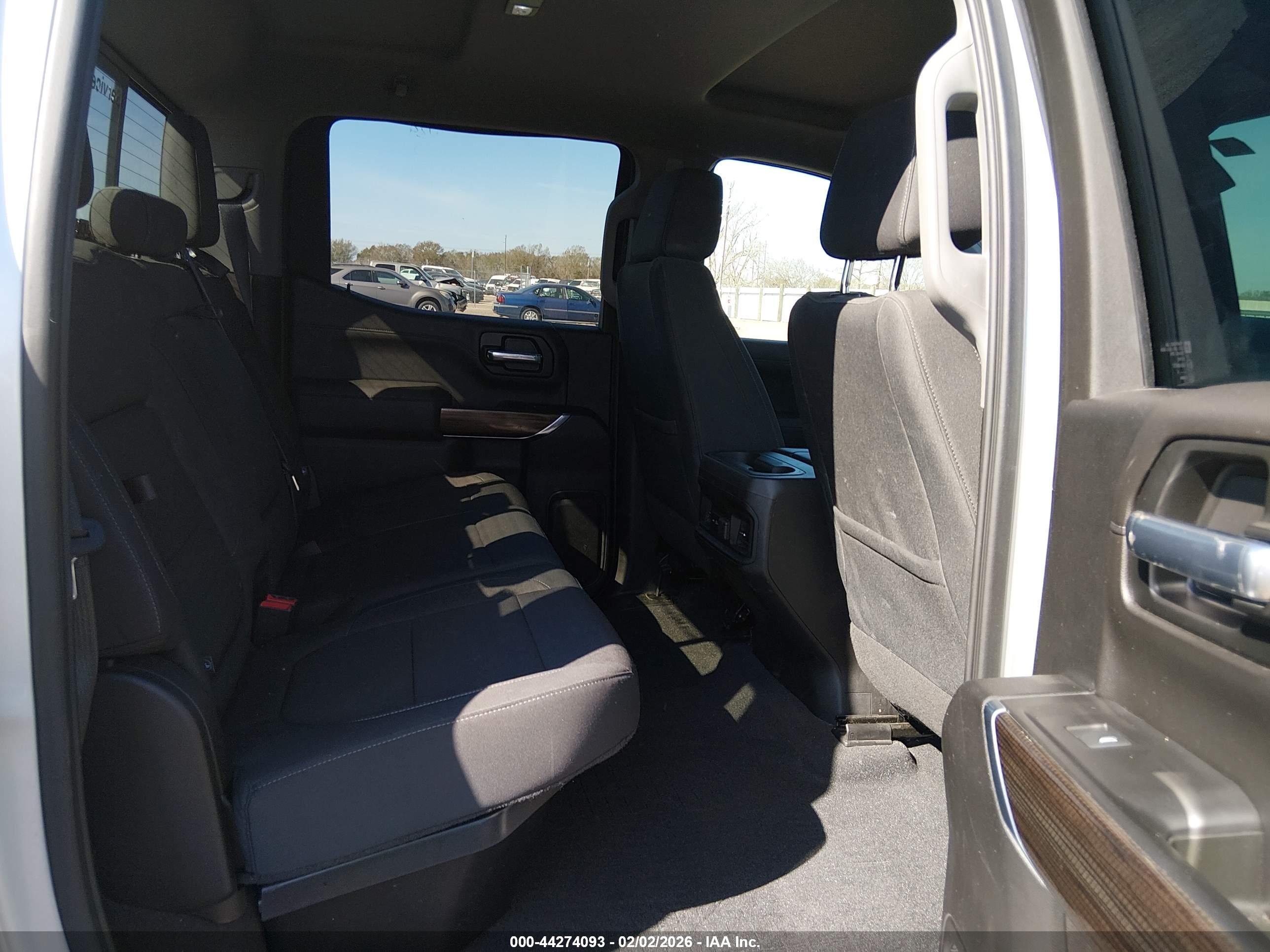 CHEVROLET SILVERADO image 8