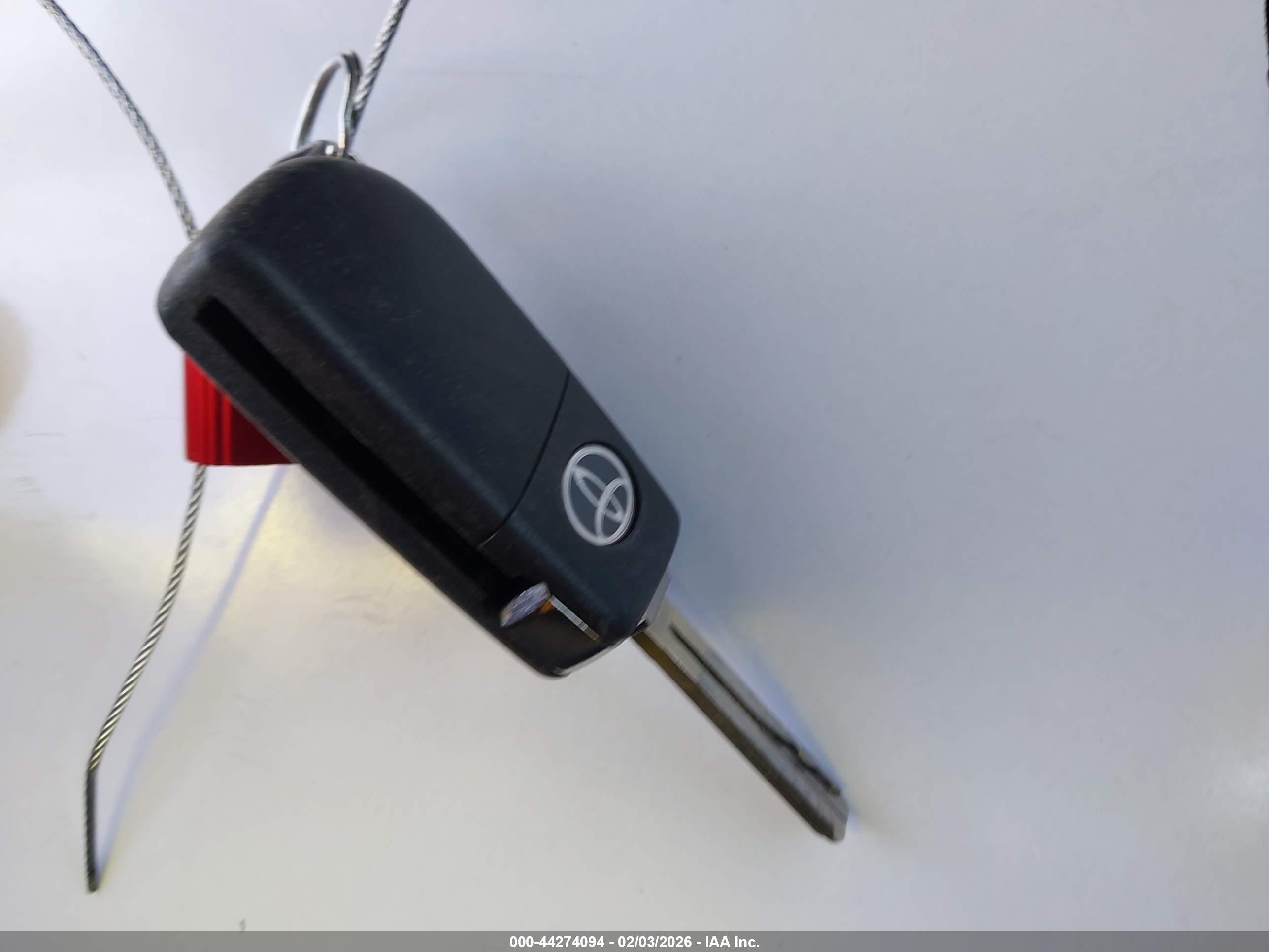 TOYOTA CAMRY image 11