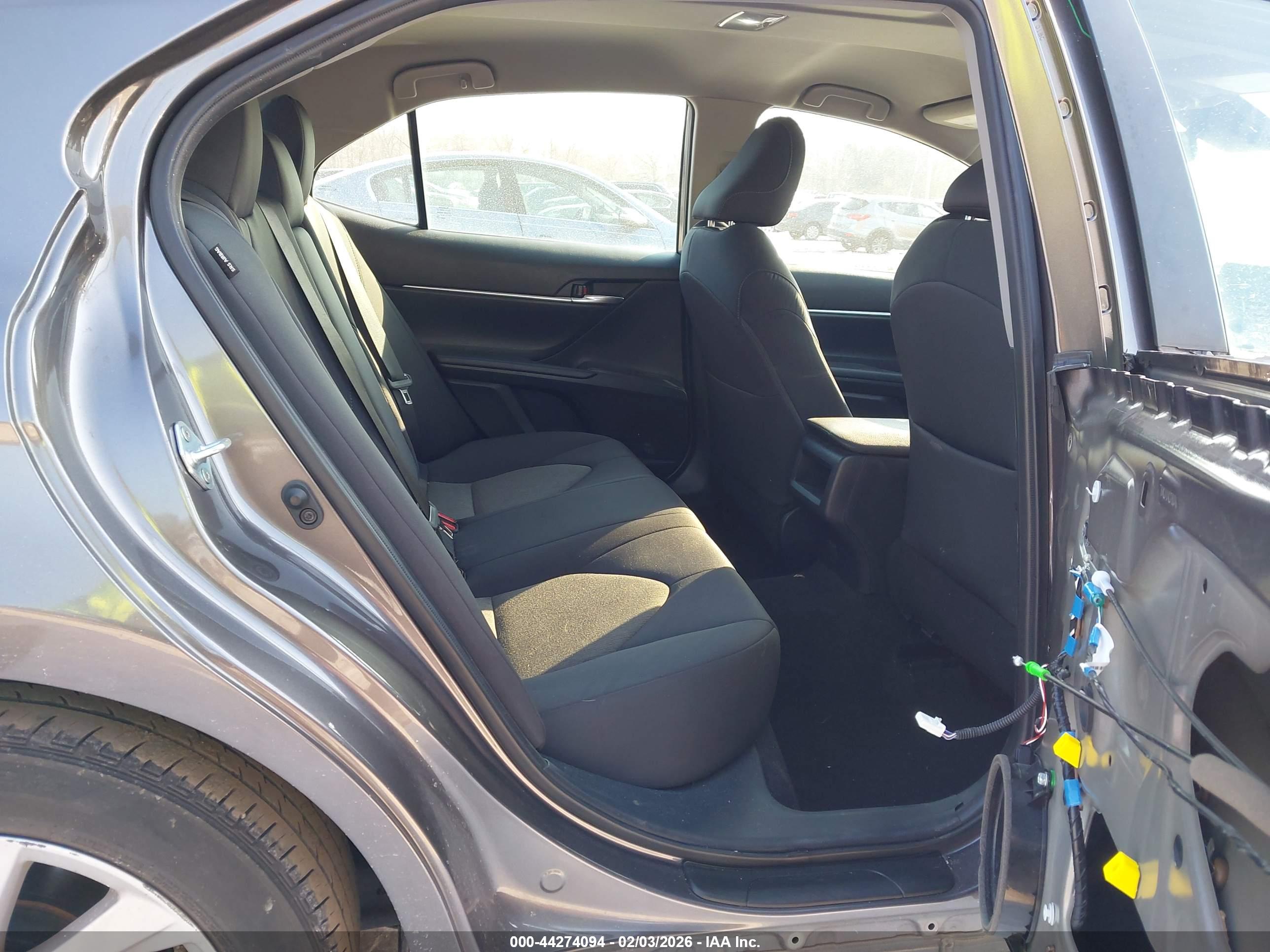 TOYOTA CAMRY image 8