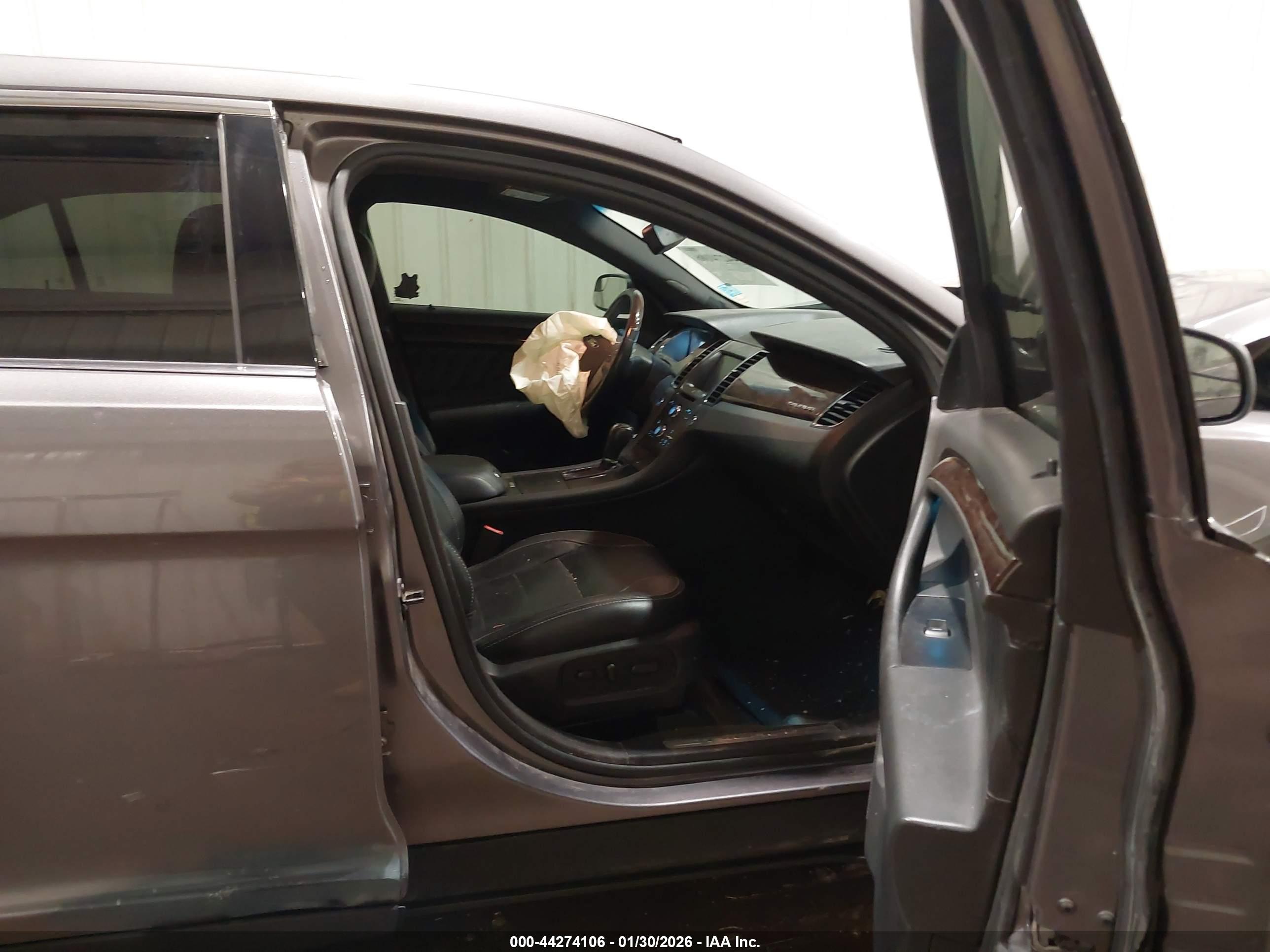 FORD TAURUS image 5