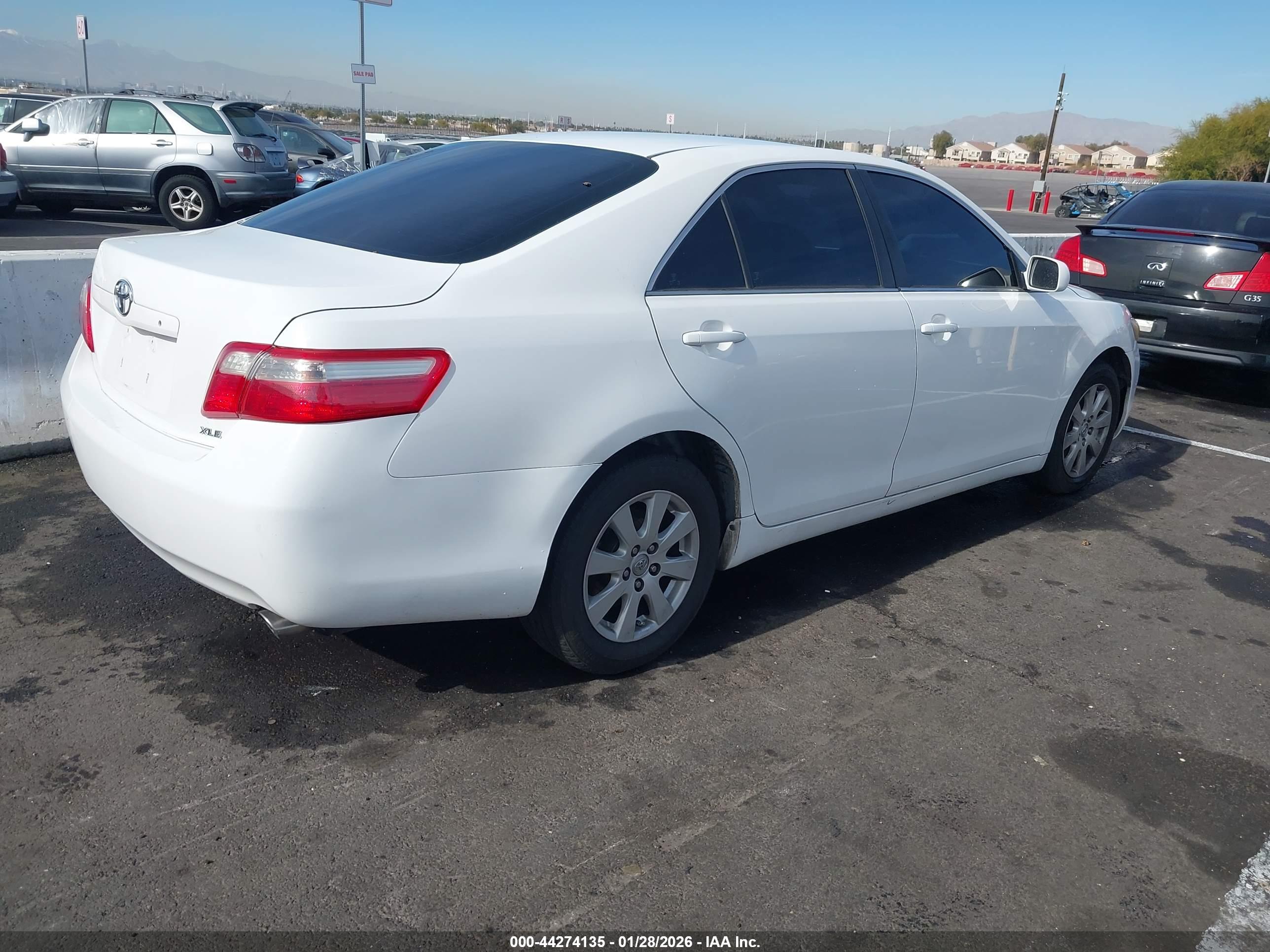 TOYOTA CAMRY image 4