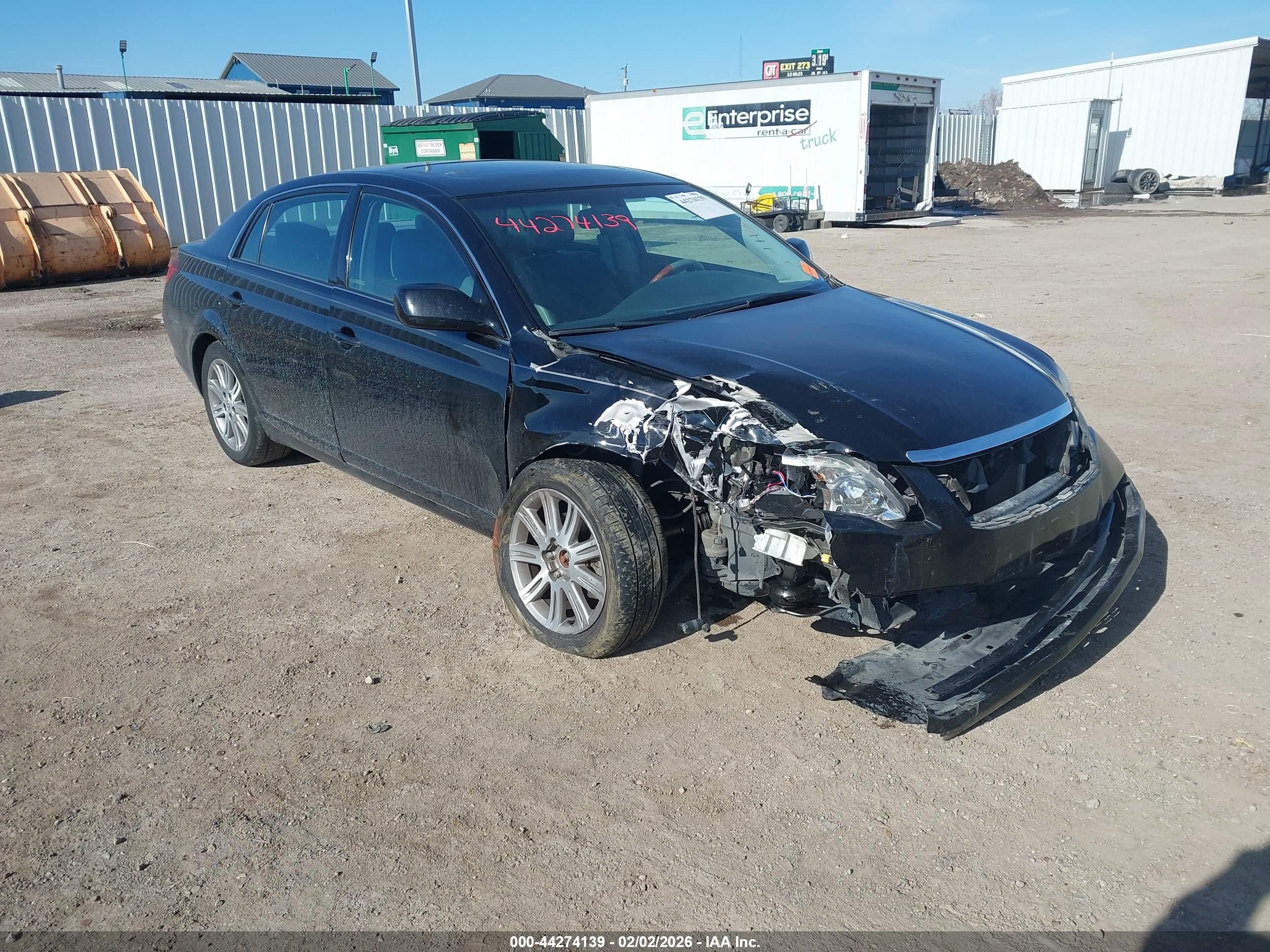 TOYOTA AVALON image 6
