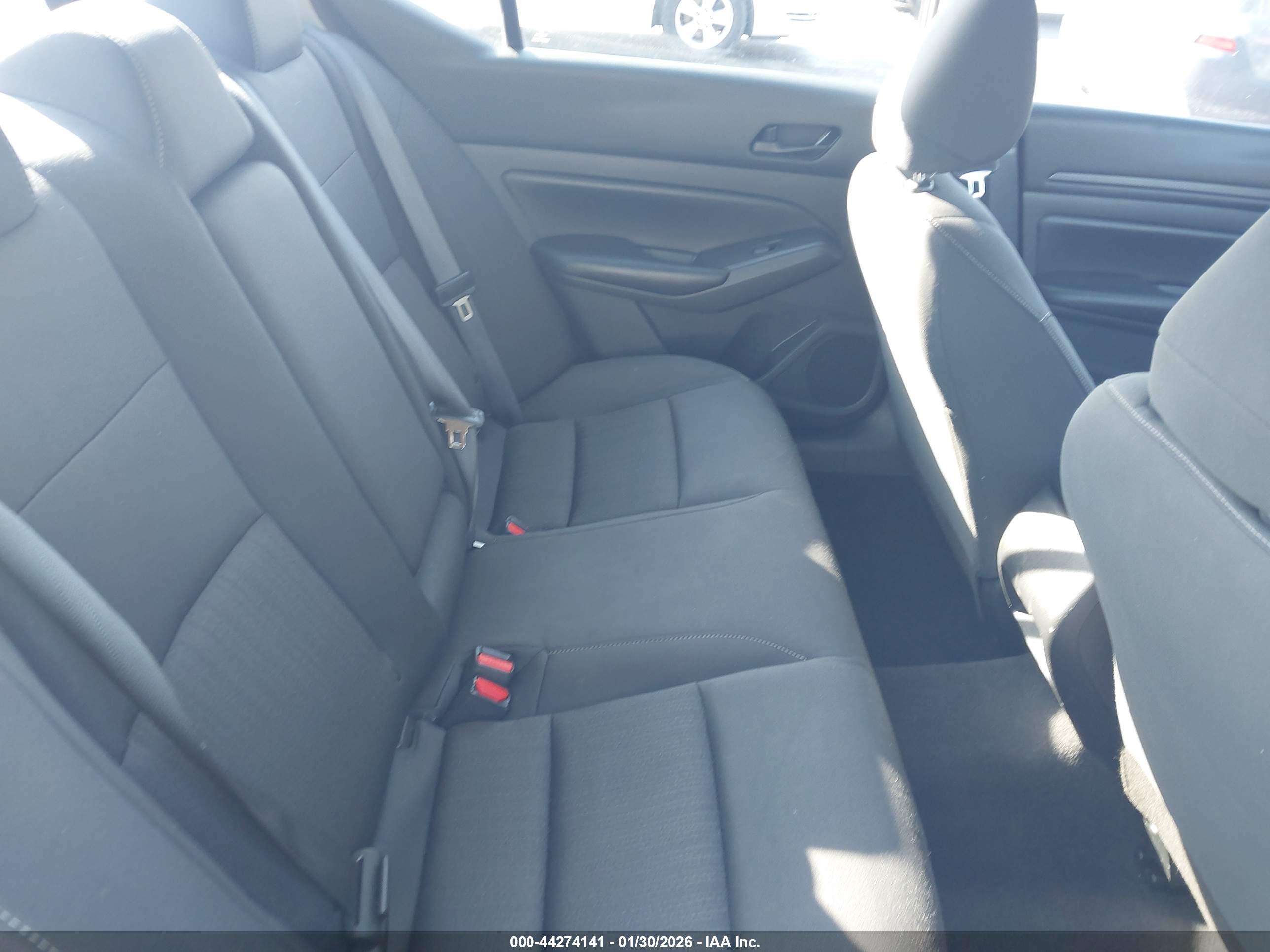 NISSAN ALTIMA image 8