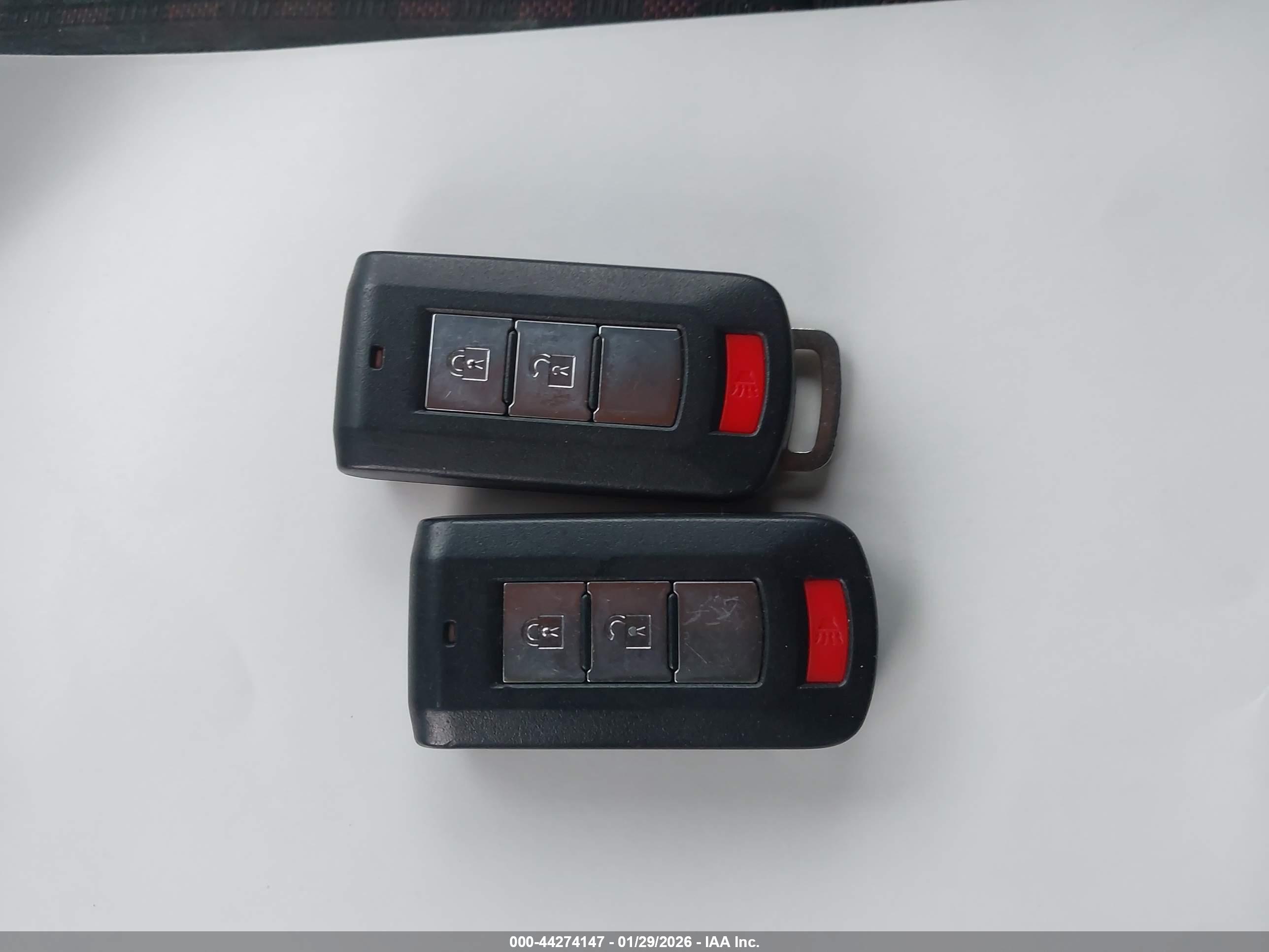 MITSUBISHI OUTLANDER image 11