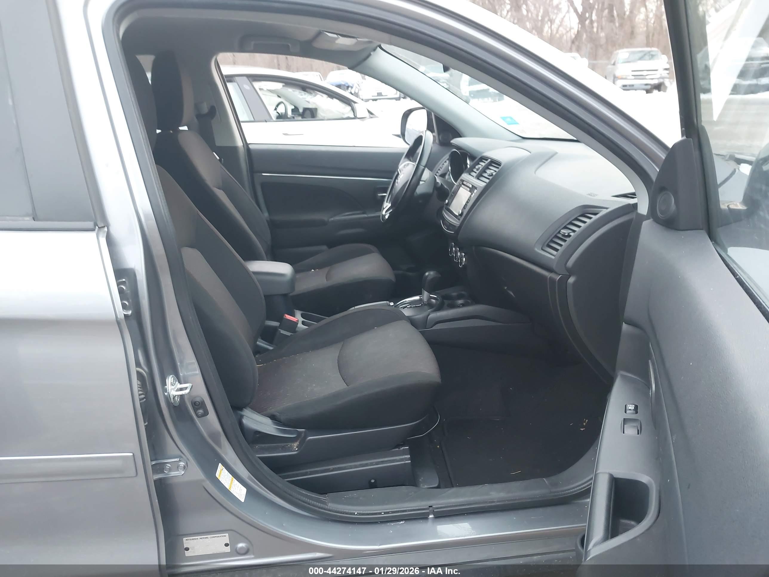 MITSUBISHI OUTLANDER image 5