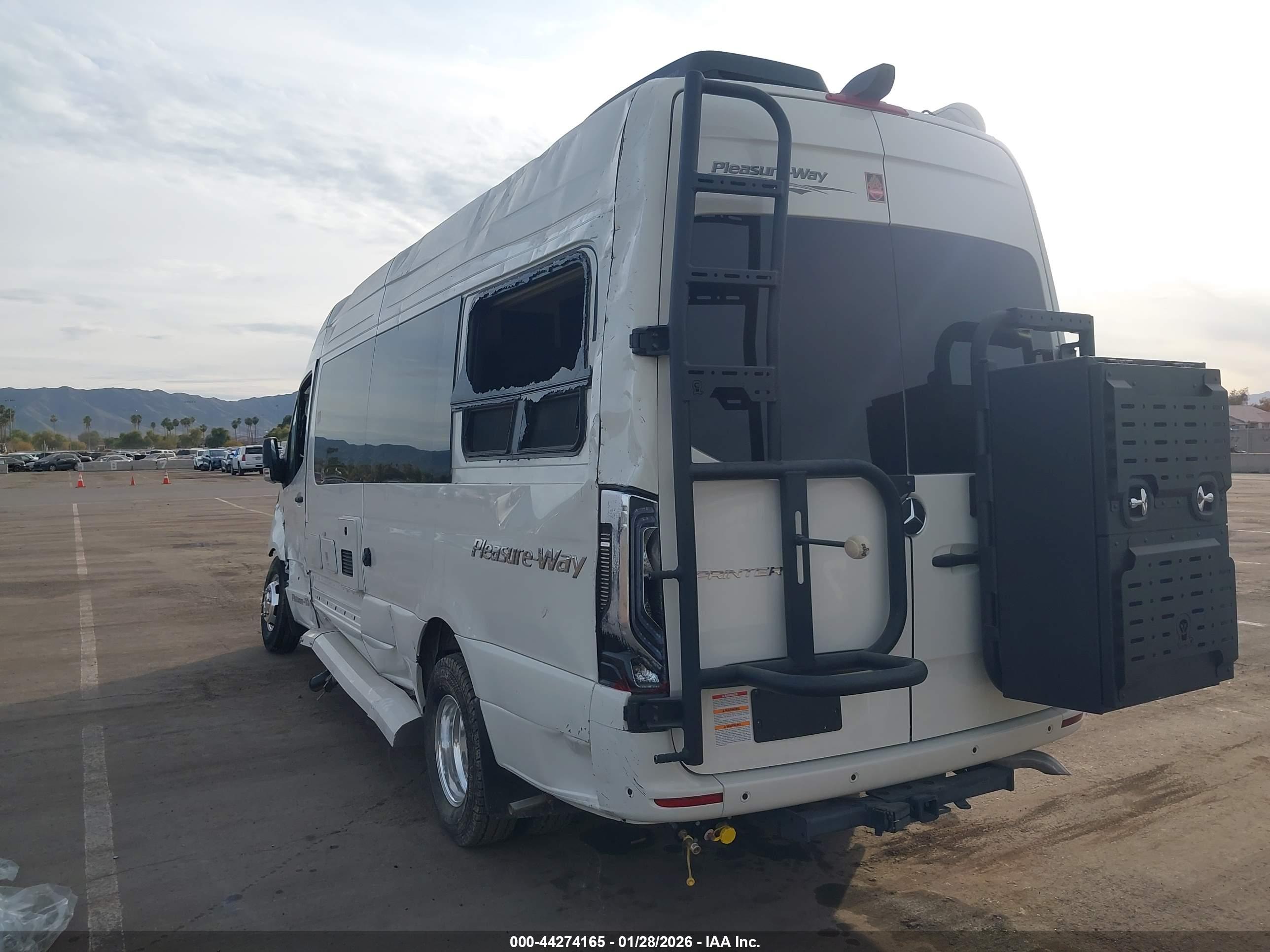 MERCEDES-BENZ SPRINTER image 3