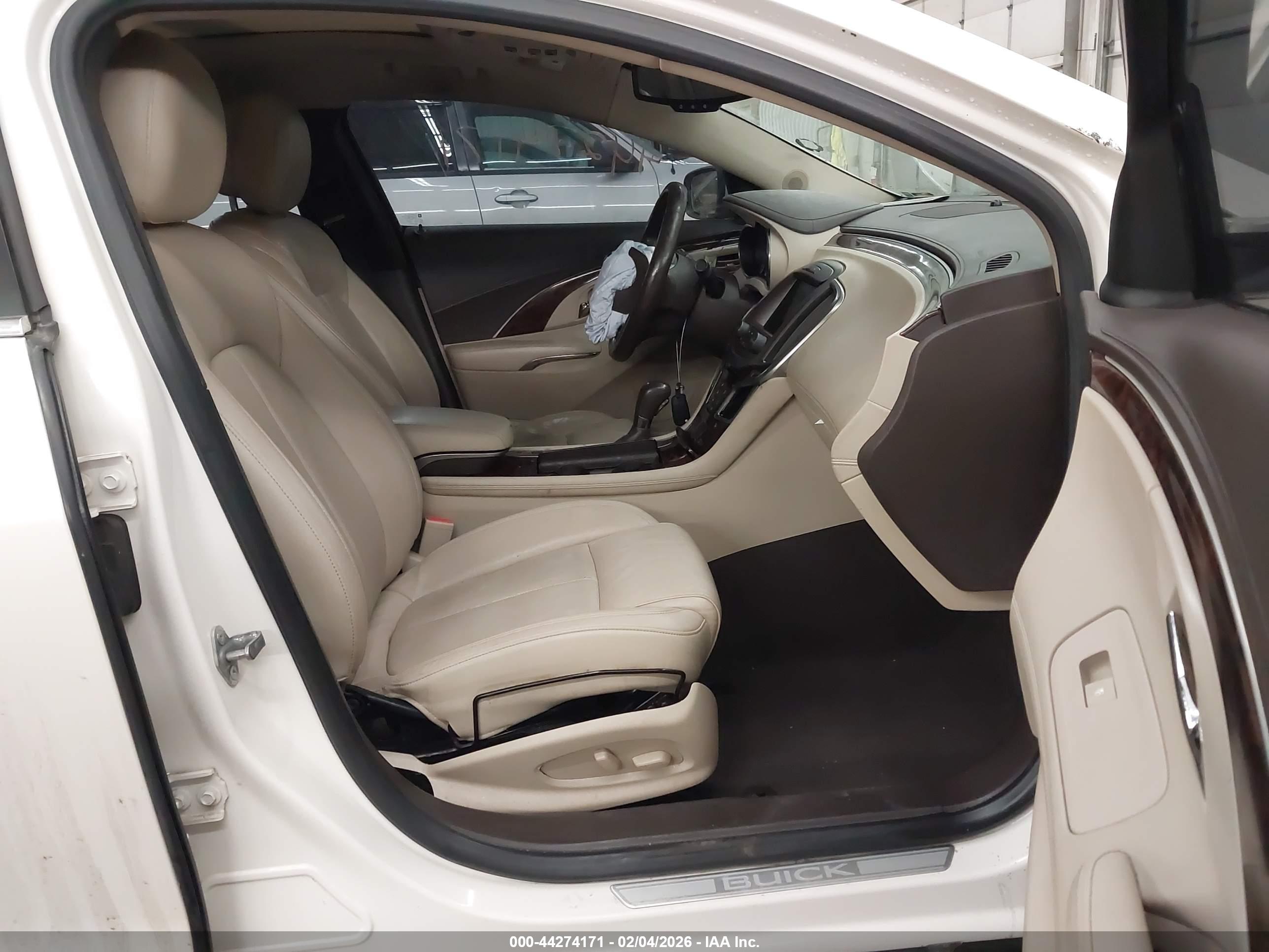 BUICK LACROSSE image 5