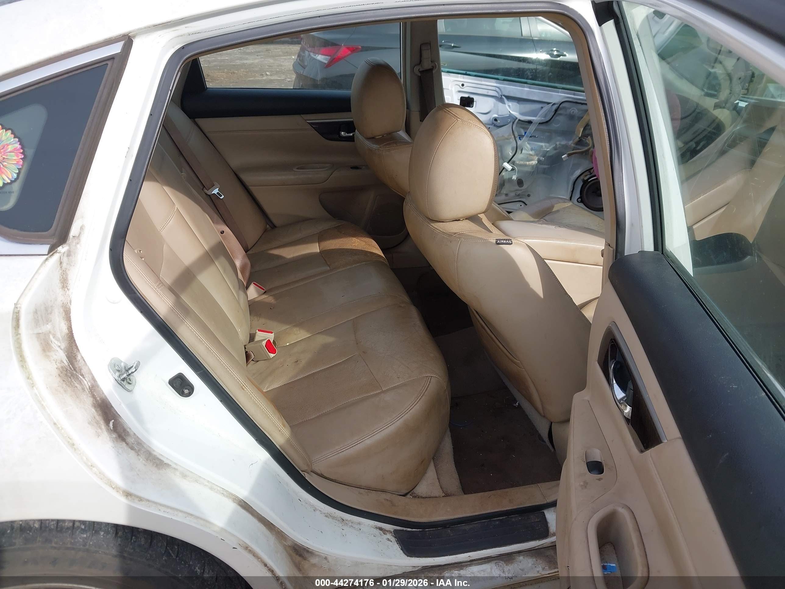 NISSAN ALTIMA image 8