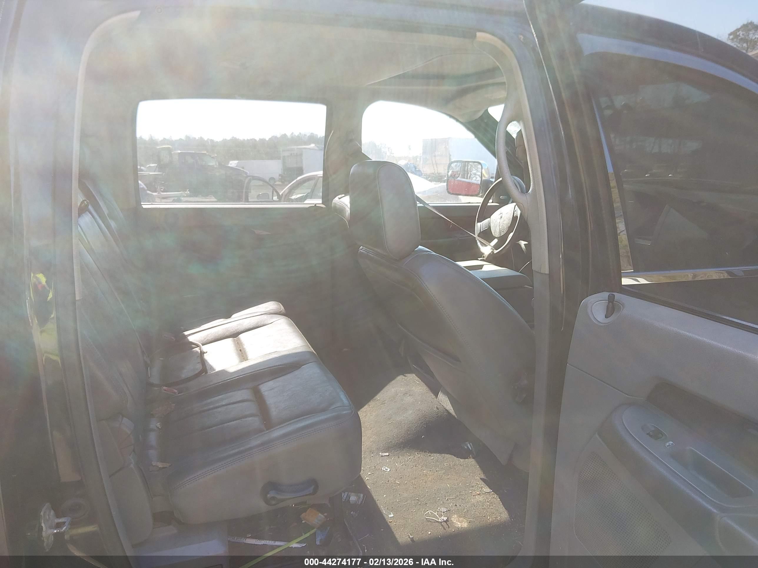 DODGE RAM image 8