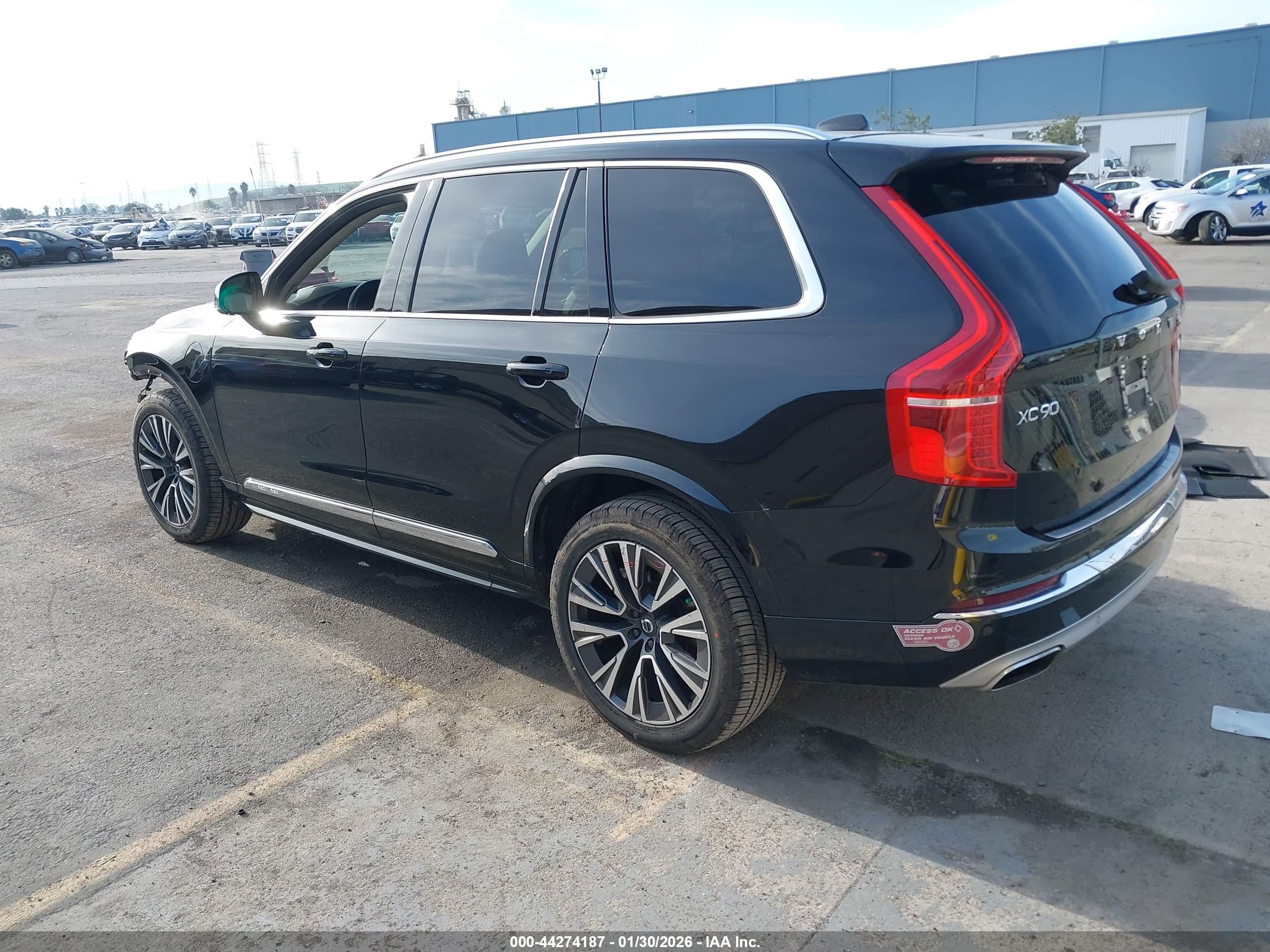 VOLVO XC90 image 3