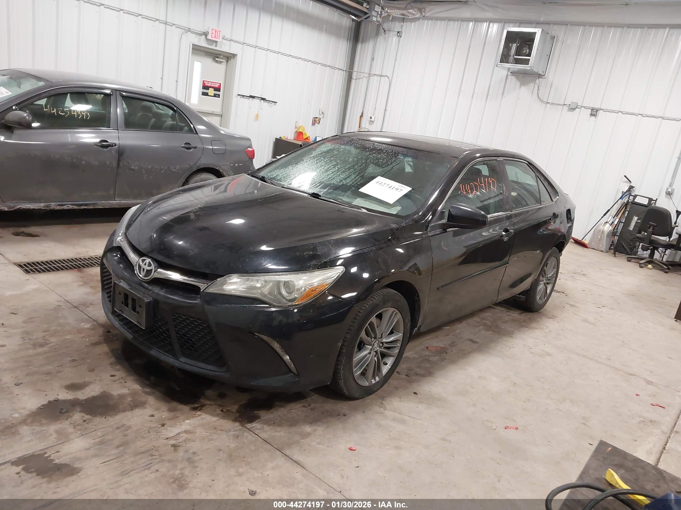 TOYOTA CAMRY image 2