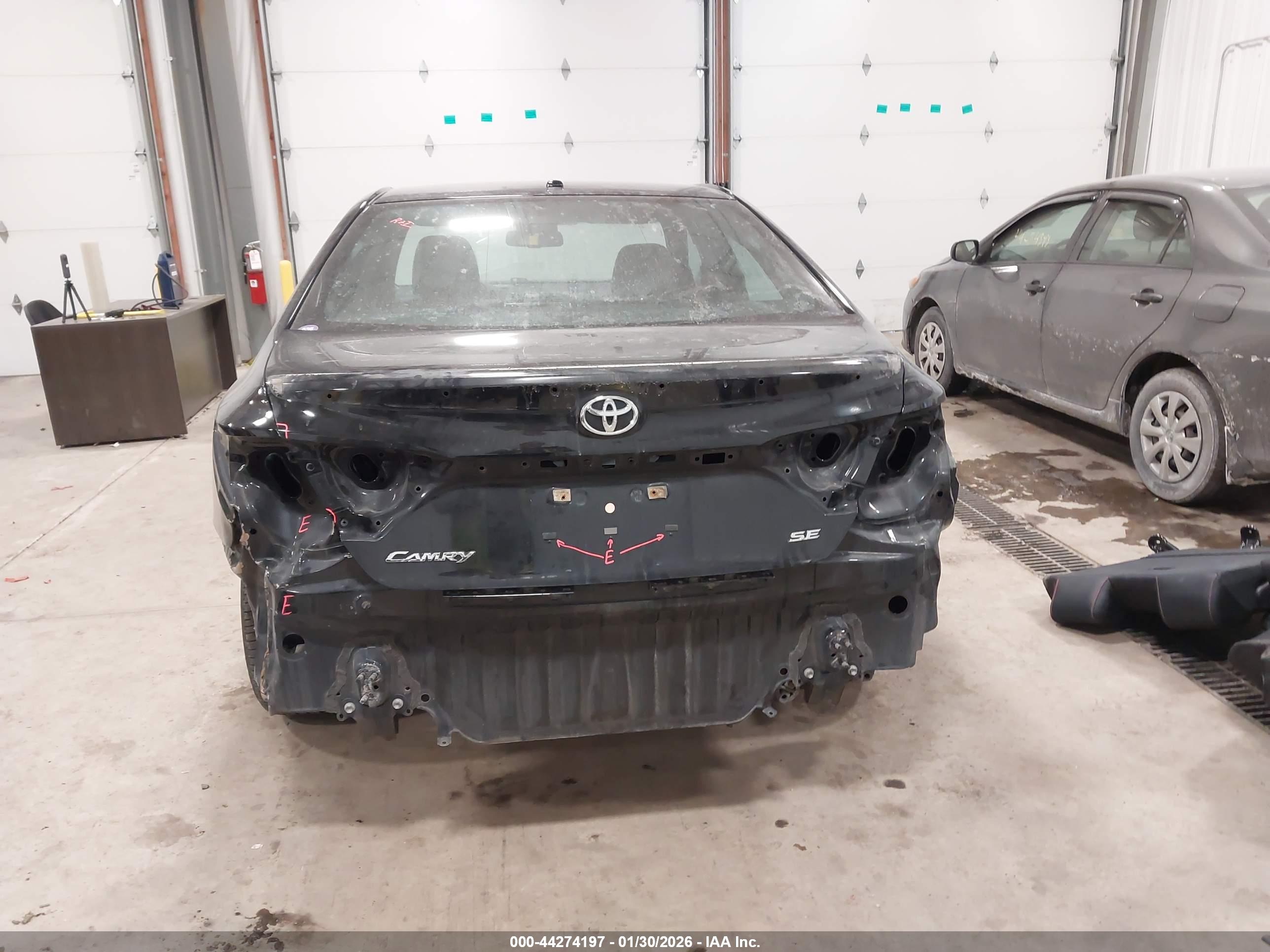 TOYOTA CAMRY image 6