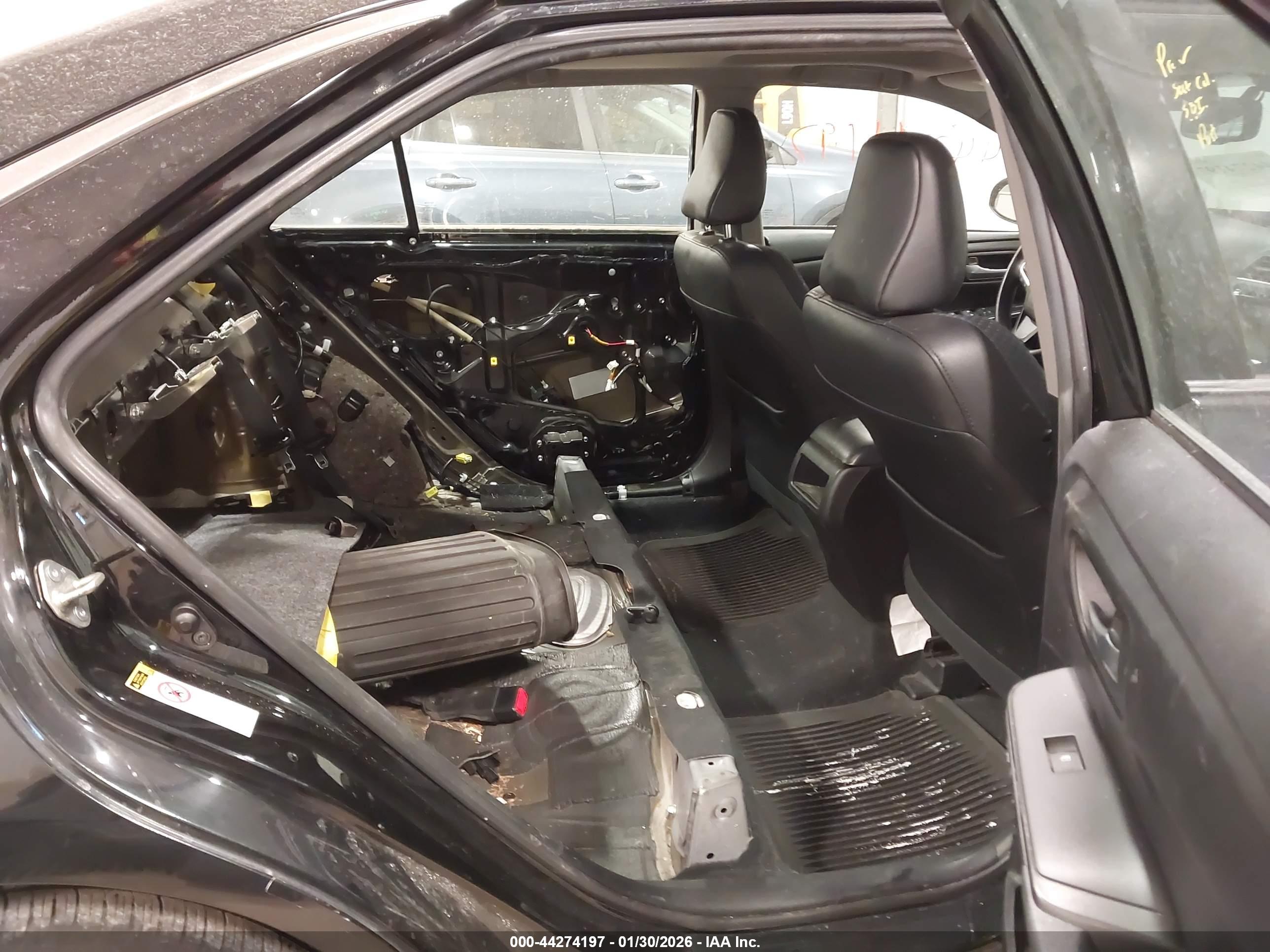 TOYOTA CAMRY image 8