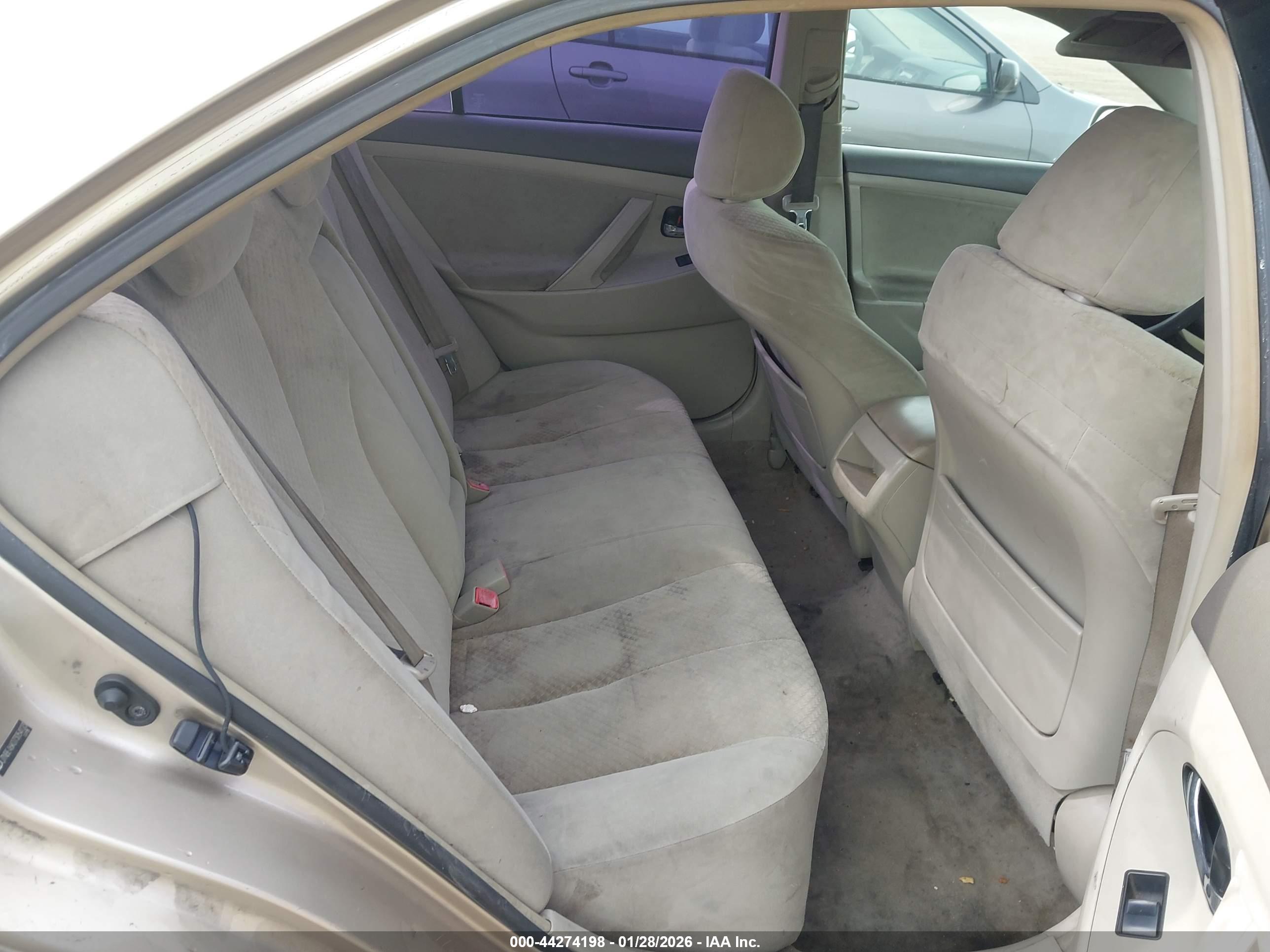 TOYOTA CAMRY image 8