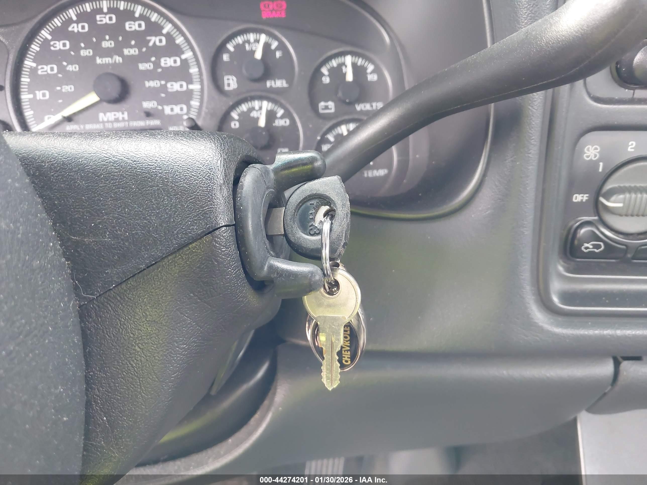 CHEVROLET SILVERADO image 11