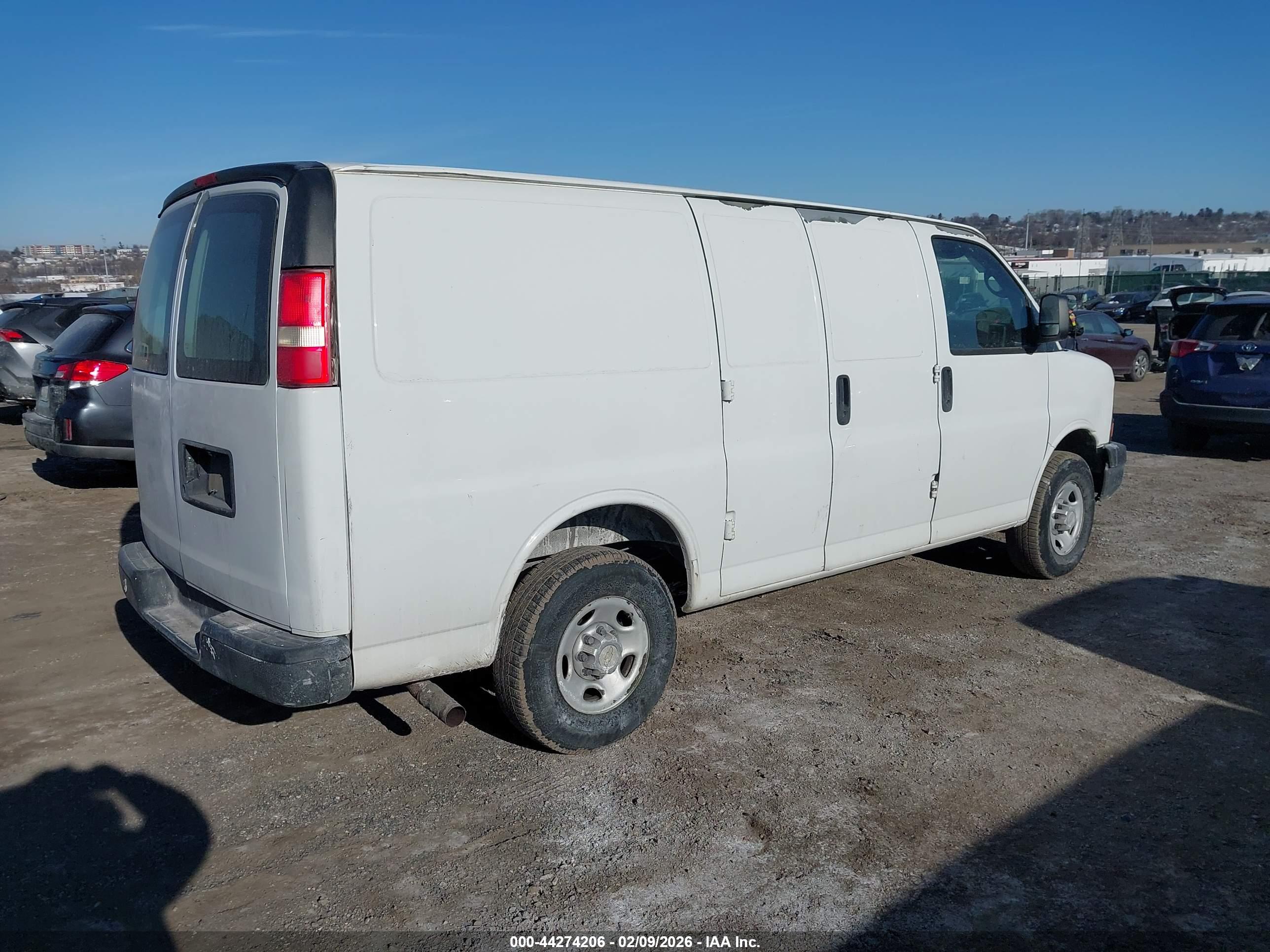 CHEVROLET EXPRESS image 4