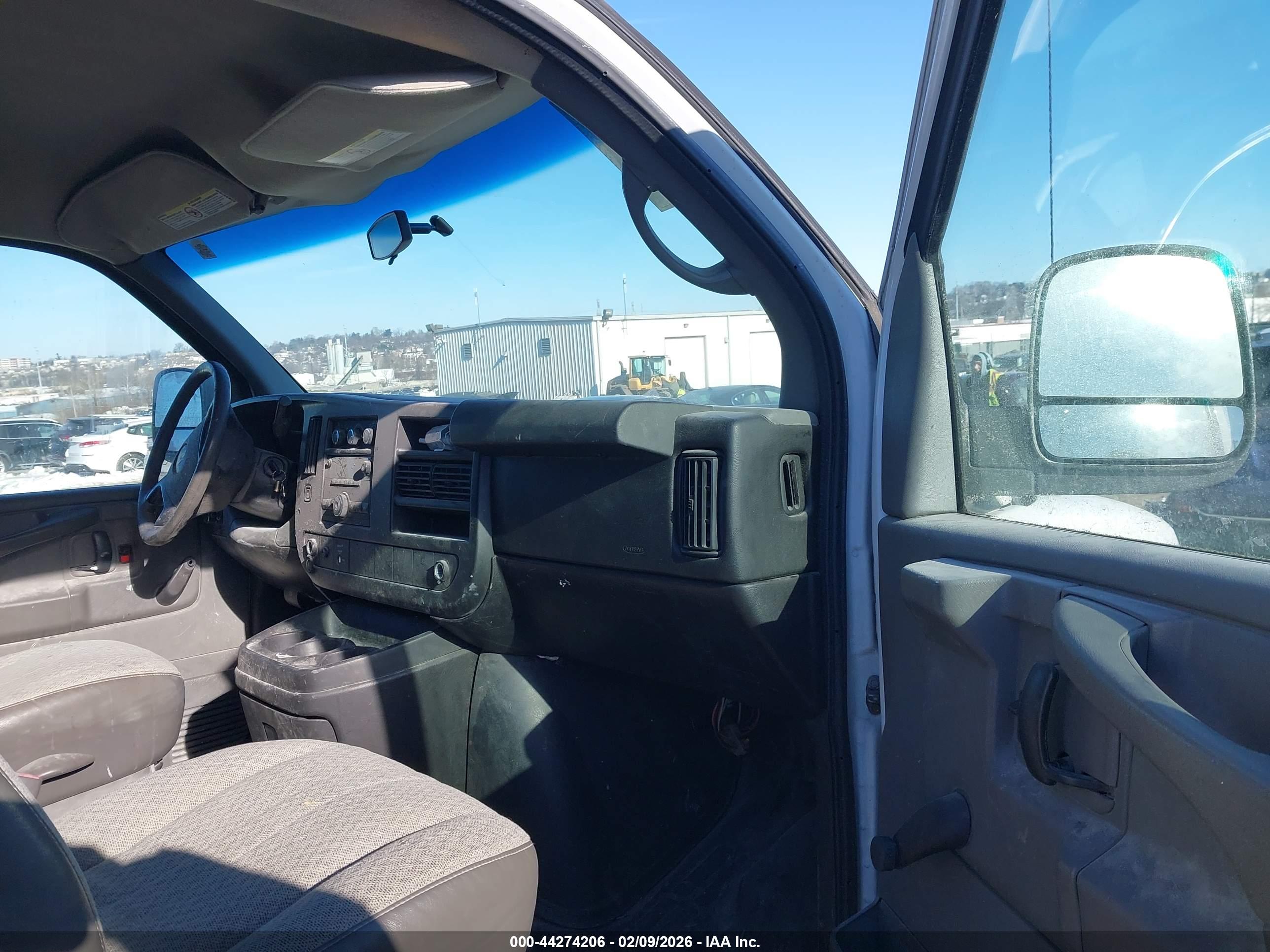 CHEVROLET EXPRESS image 5