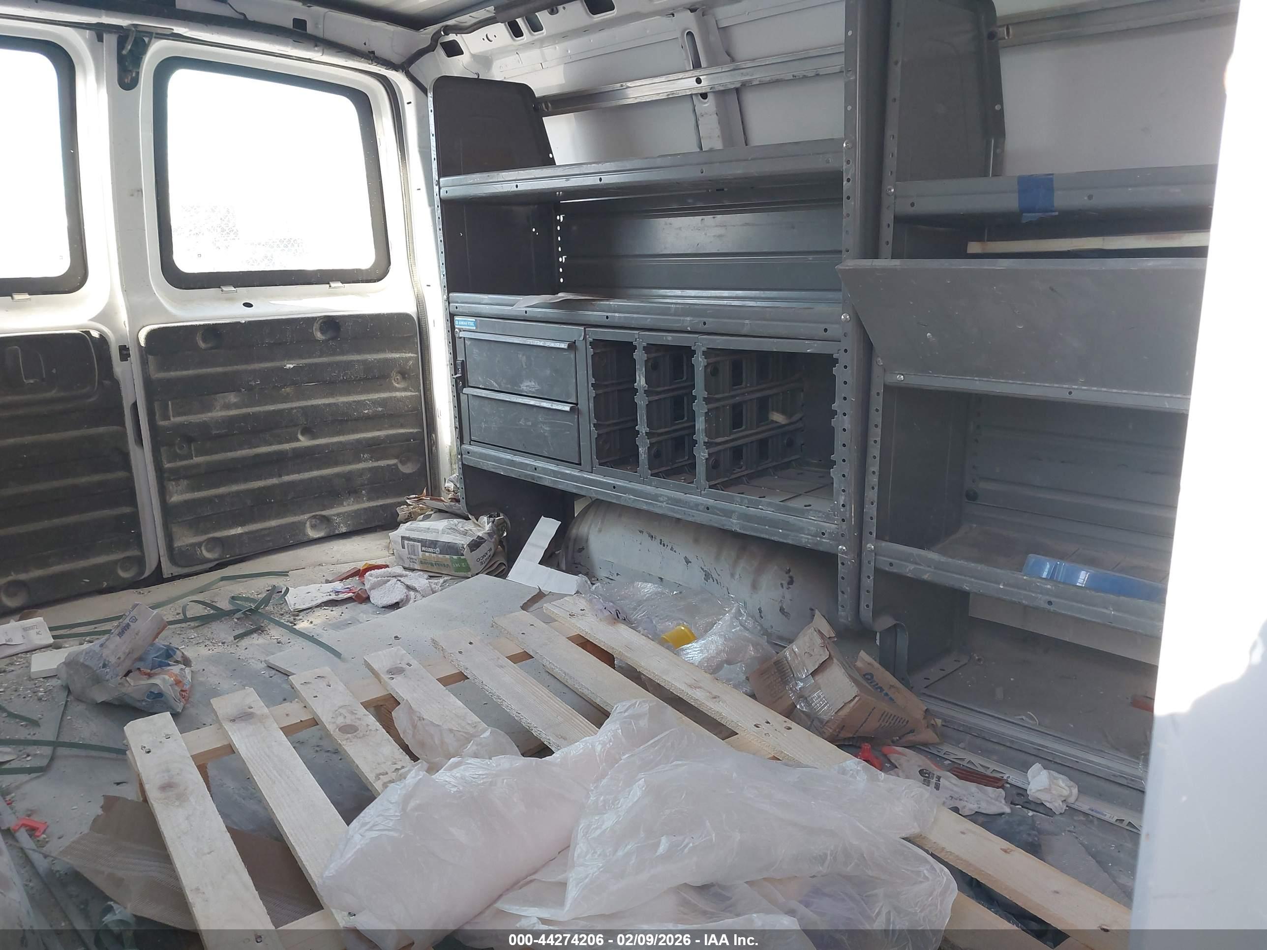 CHEVROLET EXPRESS image 8