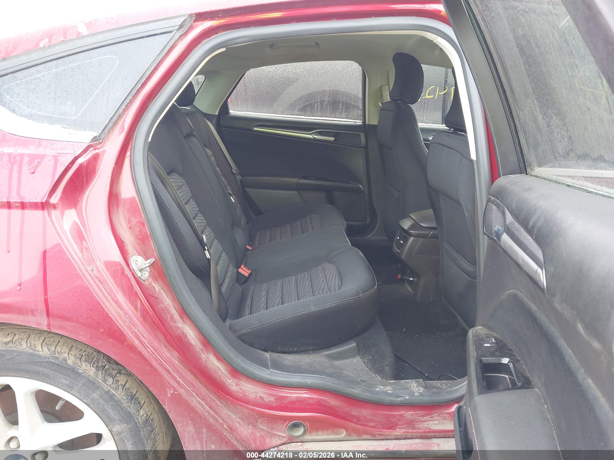 FORD FUSION image 8