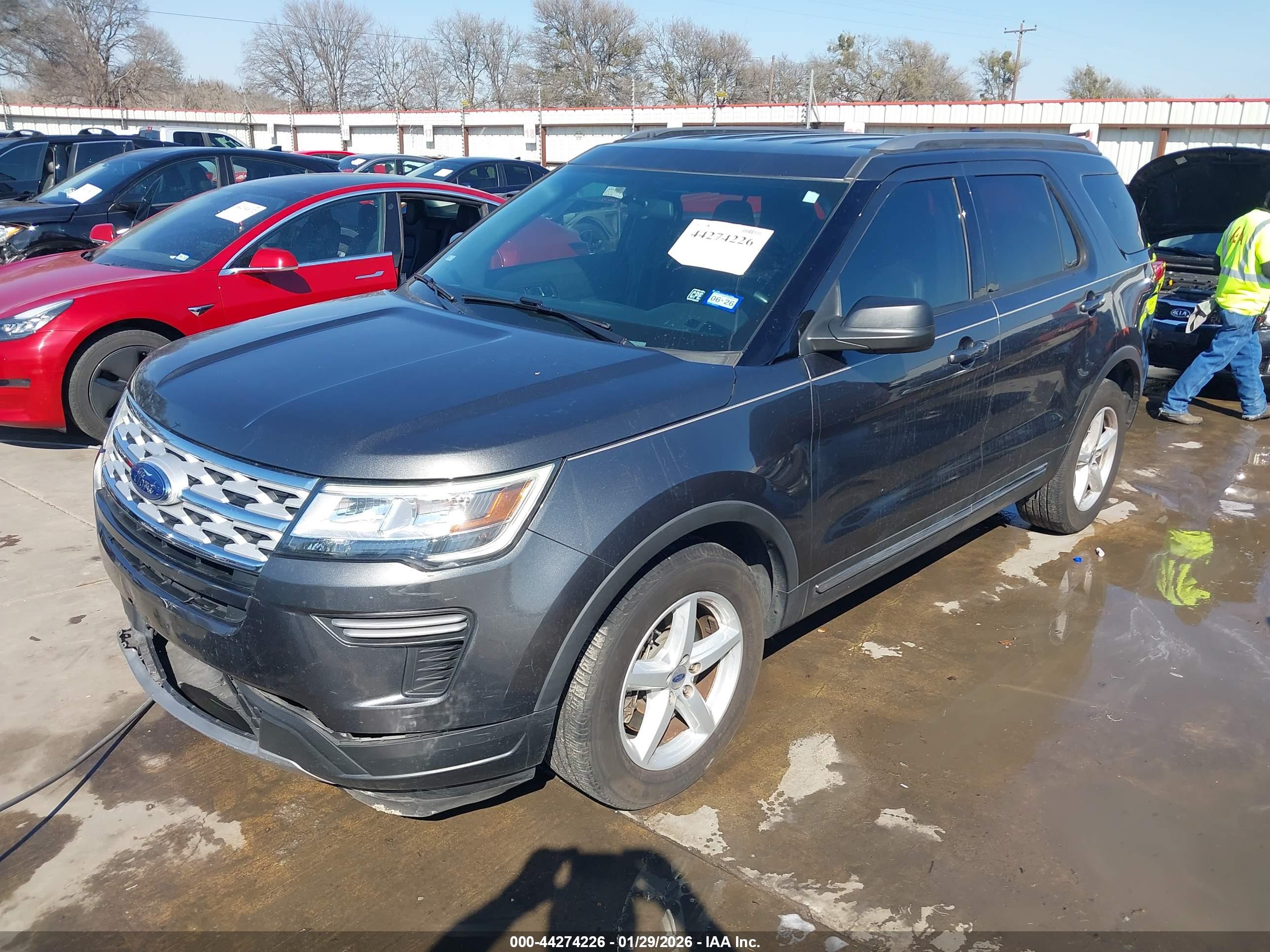 FORD EXPLORER image 2