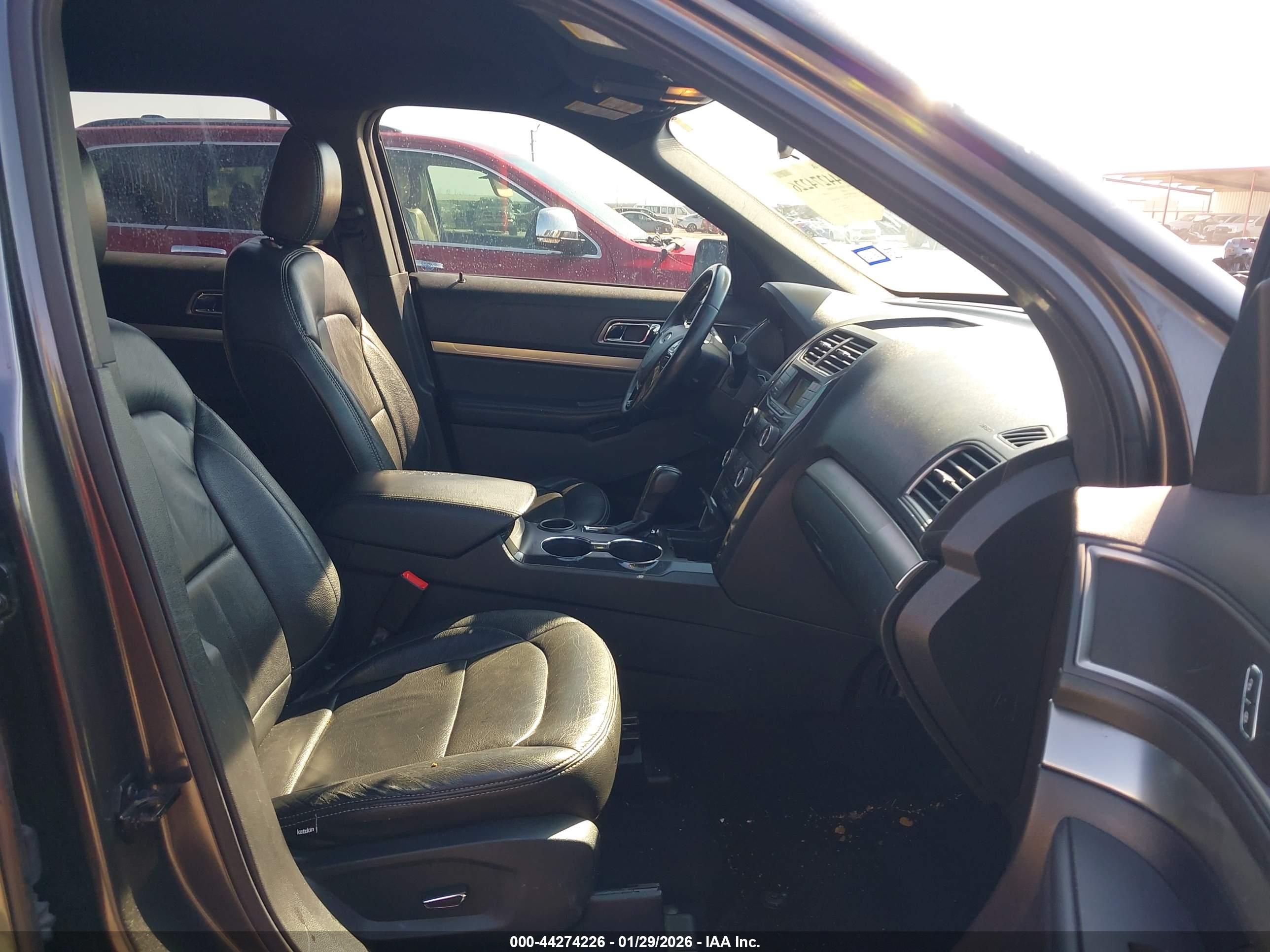 FORD EXPLORER image 5