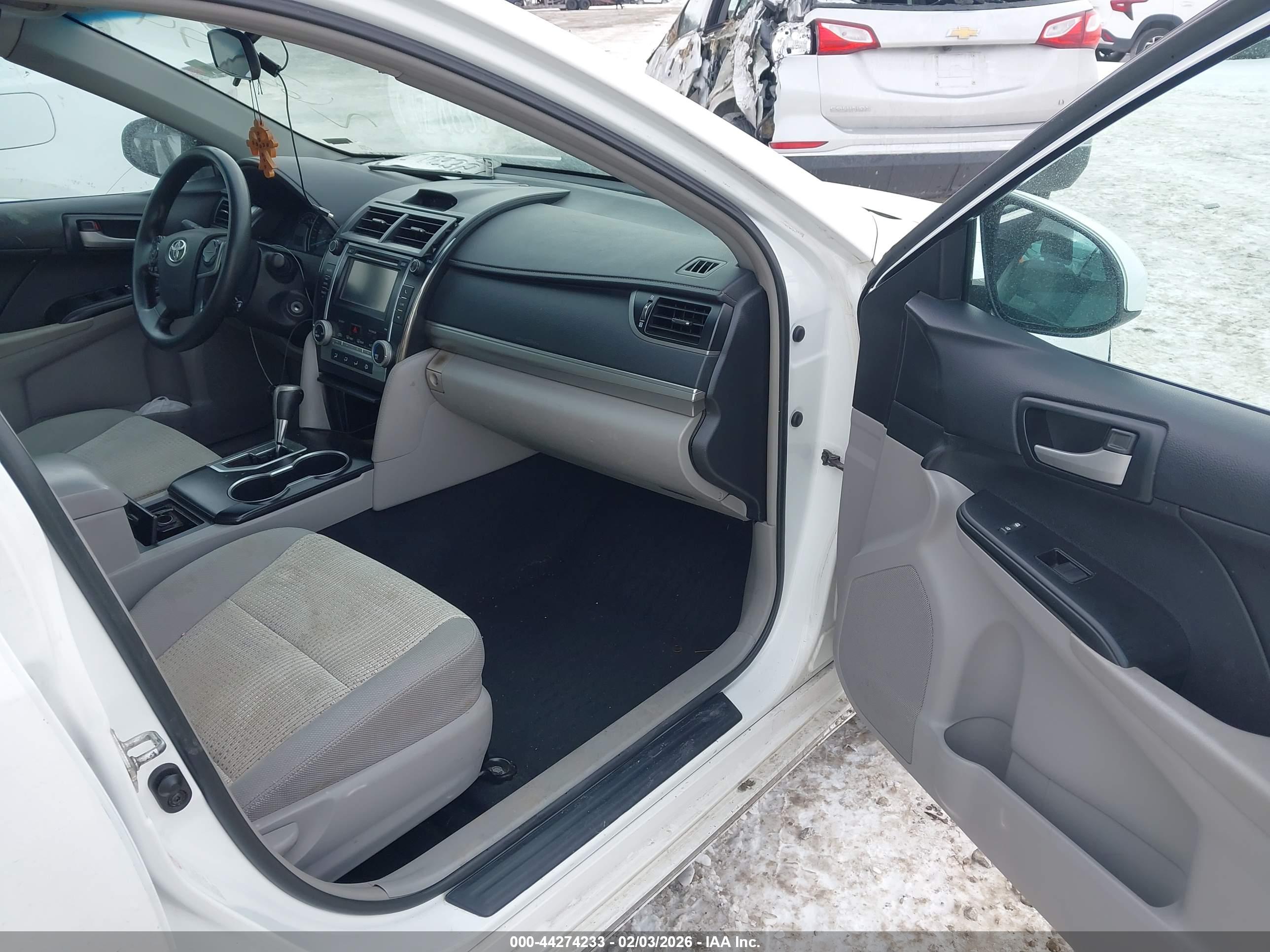 TOYOTA CAMRY image 5