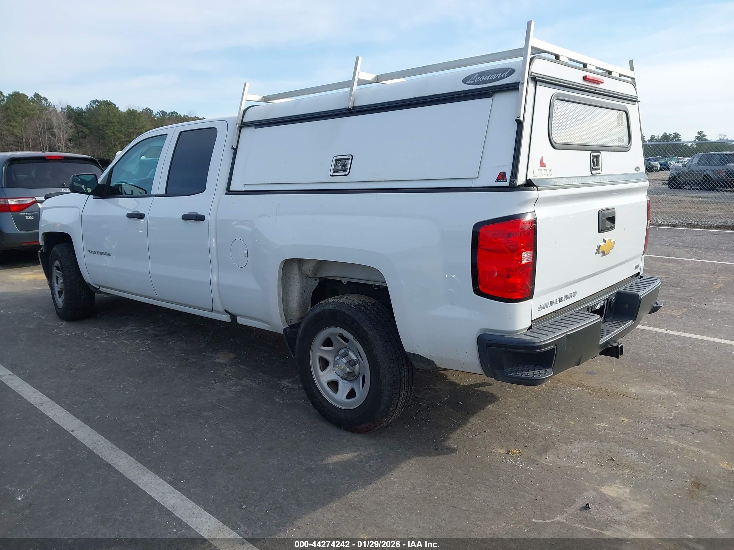 CHEVROLET SILVERADO image 3