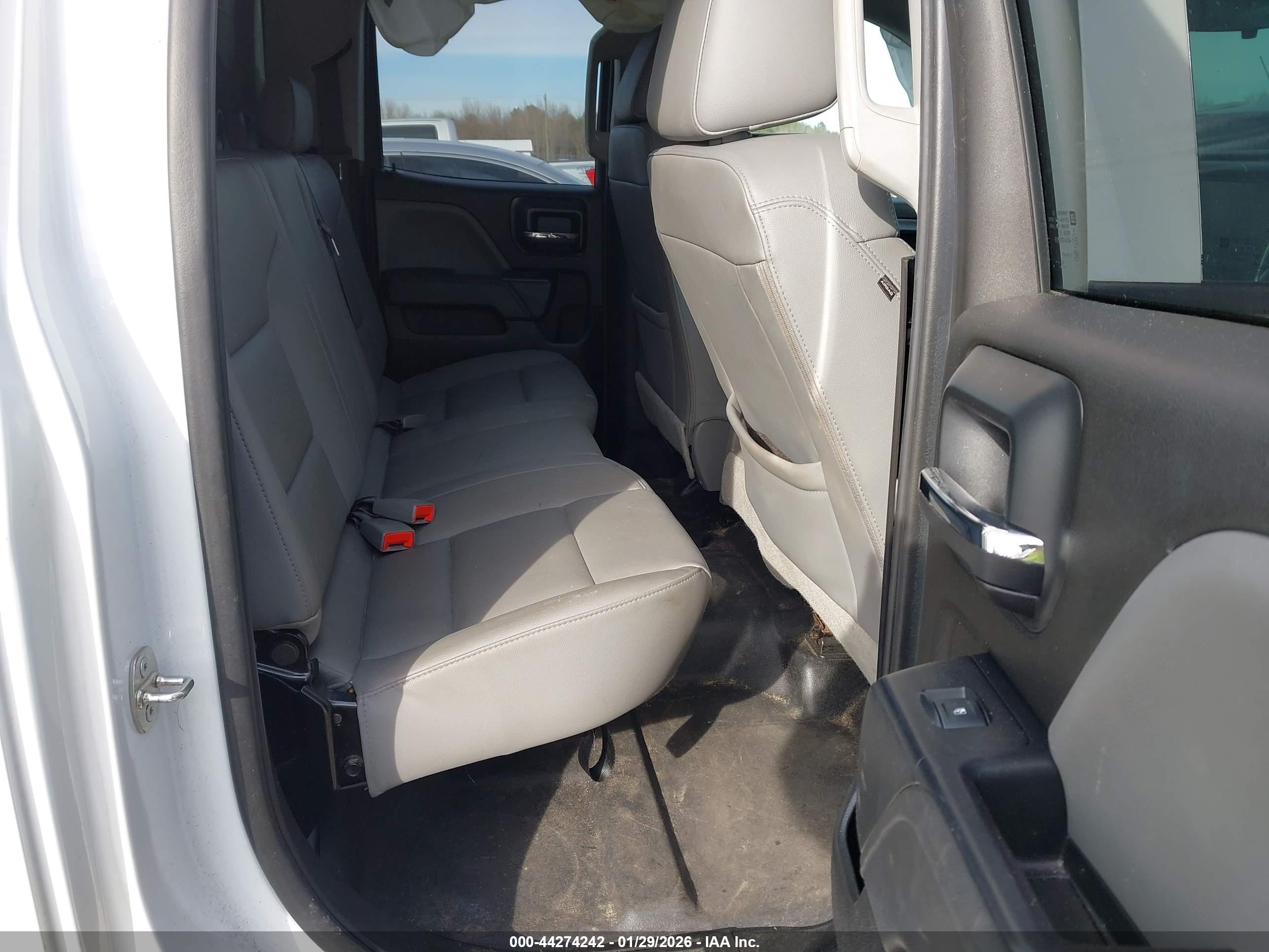CHEVROLET SILVERADO image 8