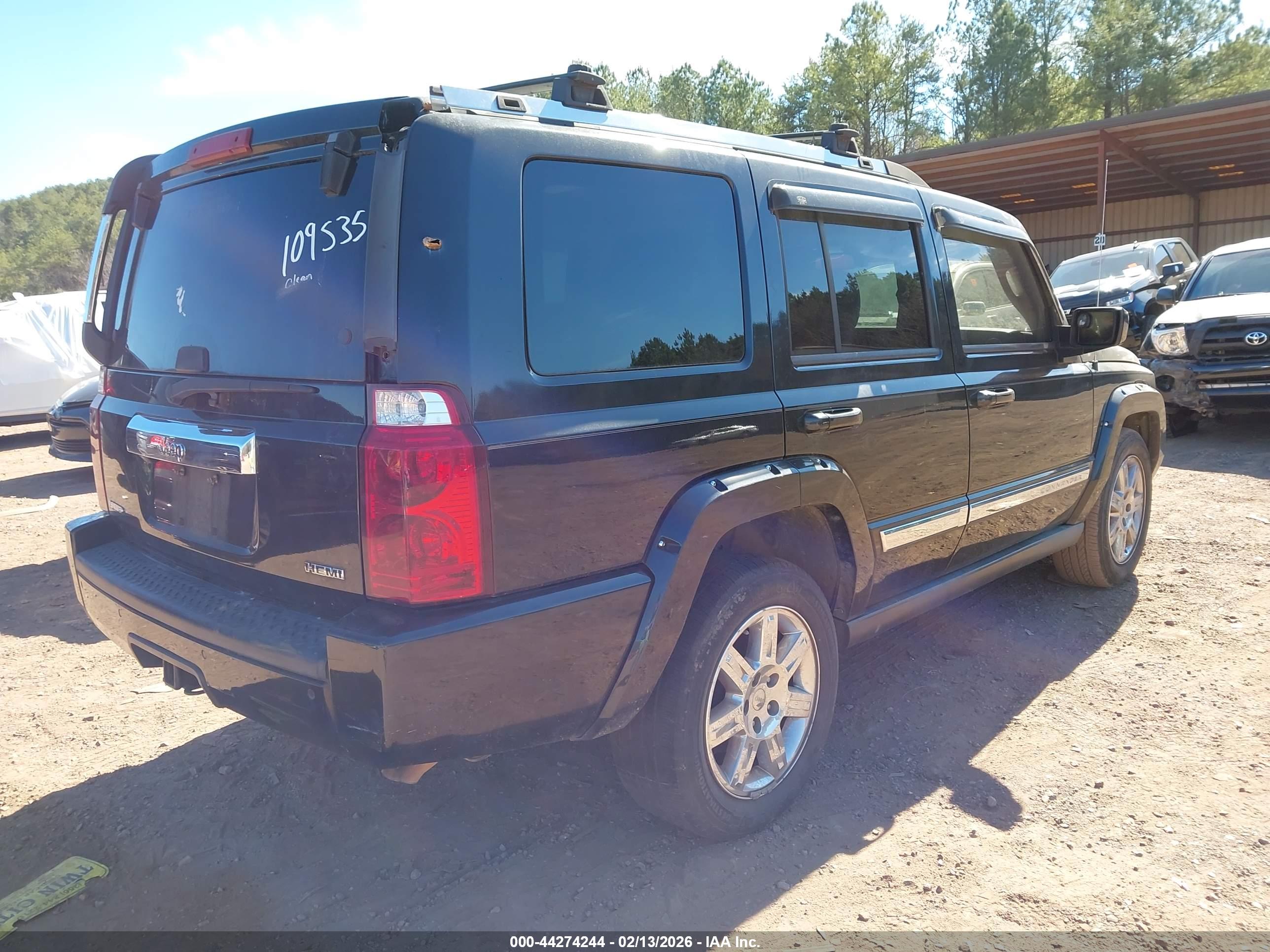 JEEP COMMANDER image 4