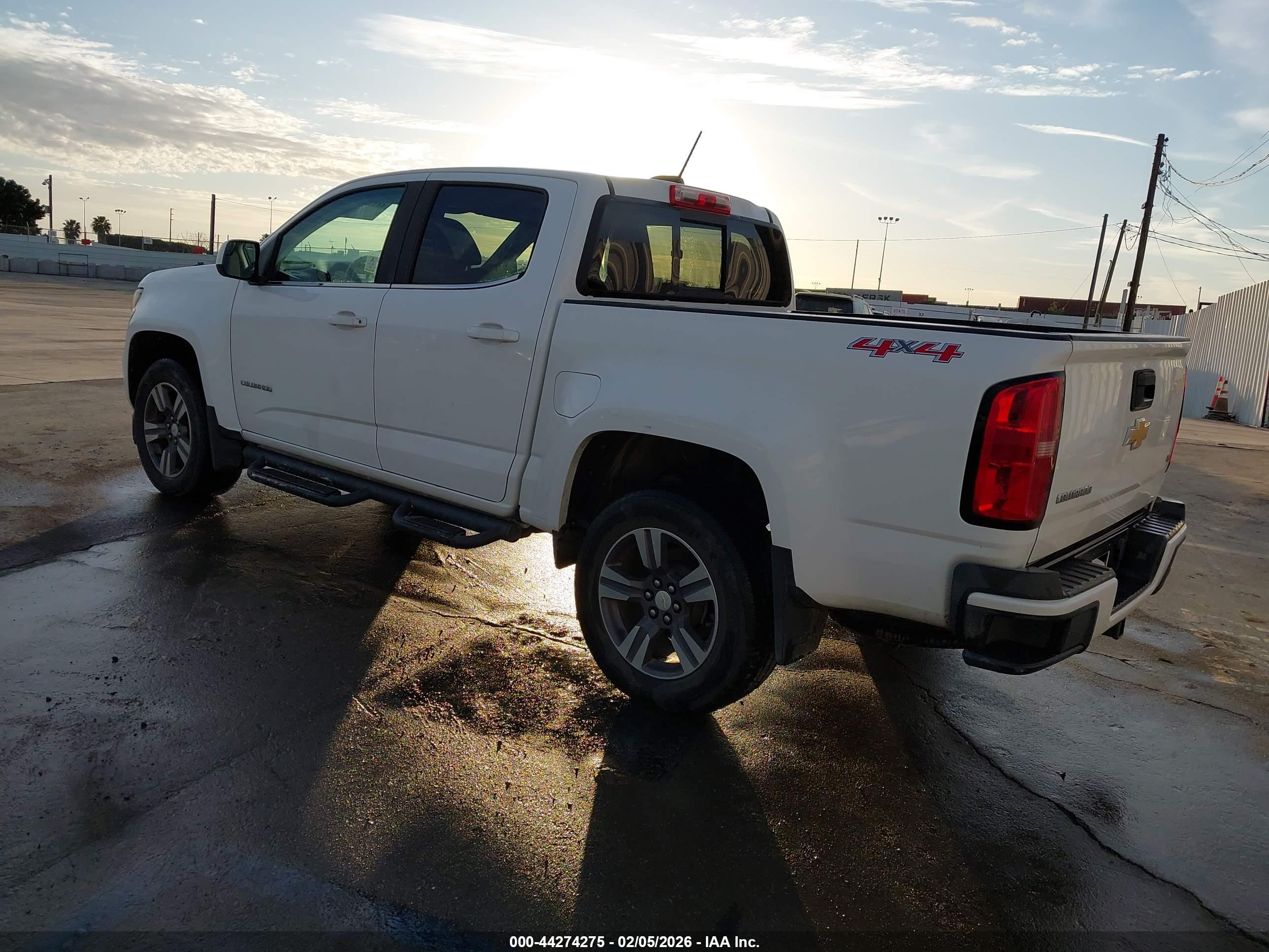 CHEVROLET COLORADO image 3