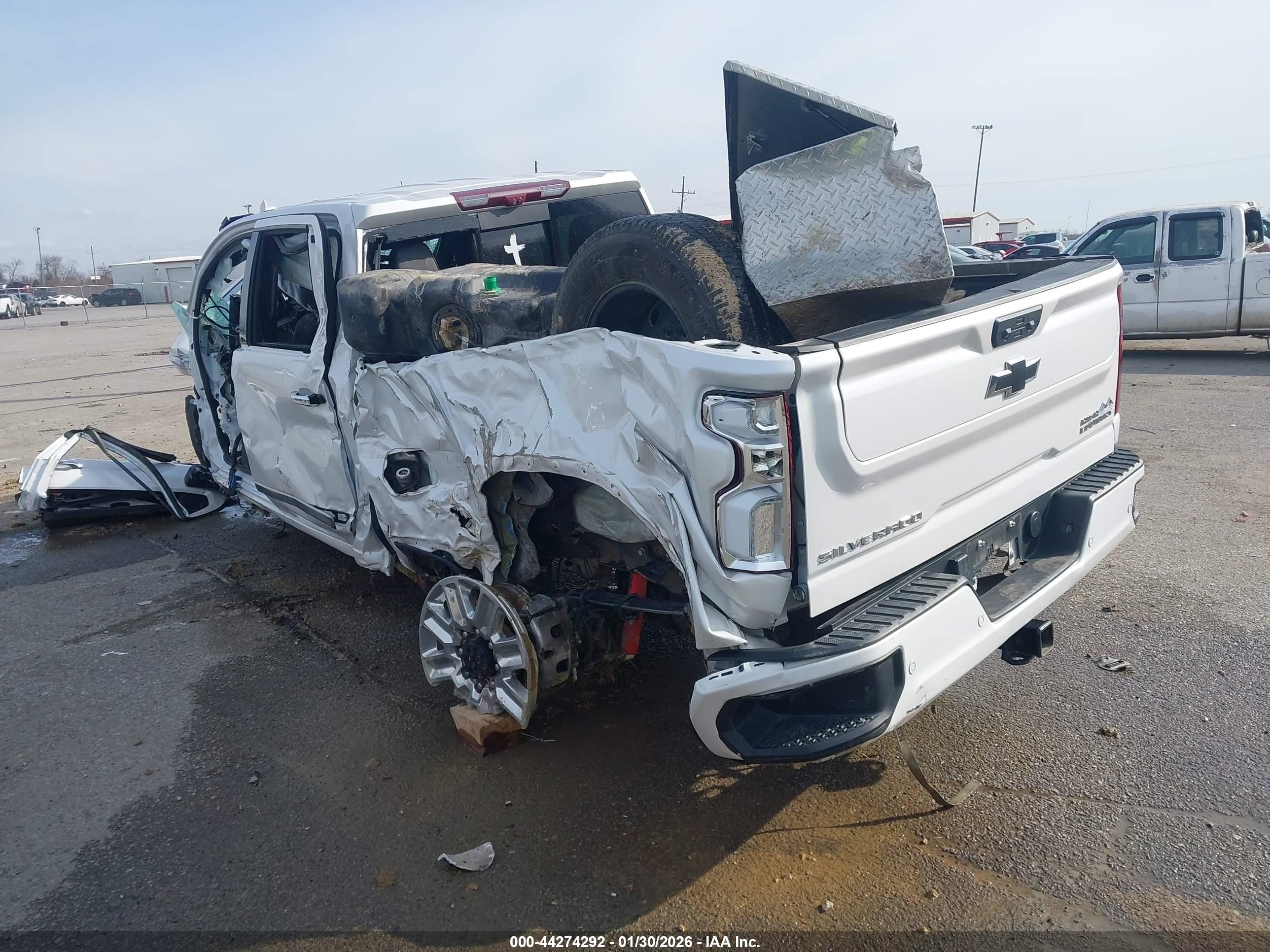 CHEVROLET SILVERADO image 3