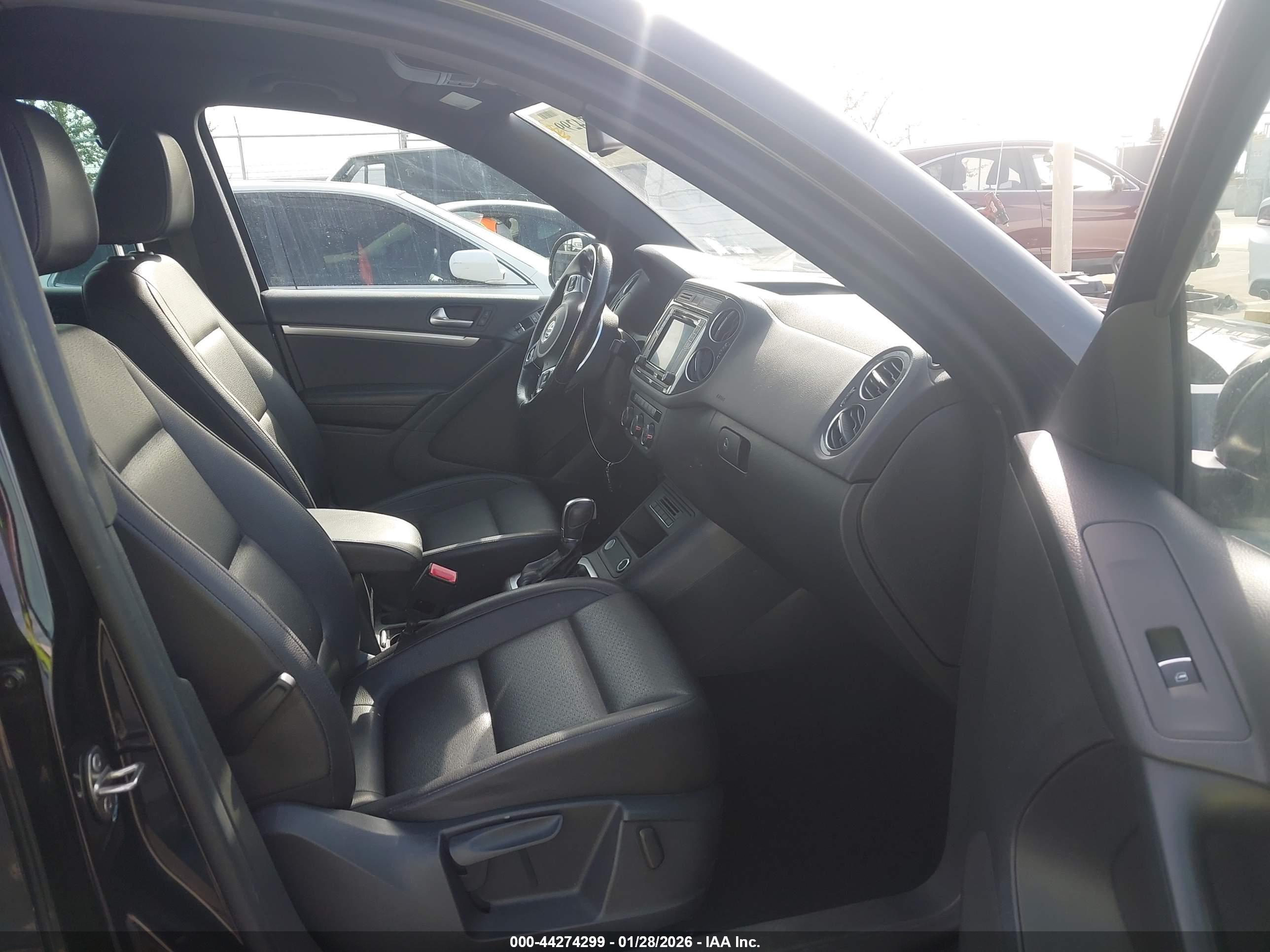 VOLKSWAGEN TIGUAN image 5
