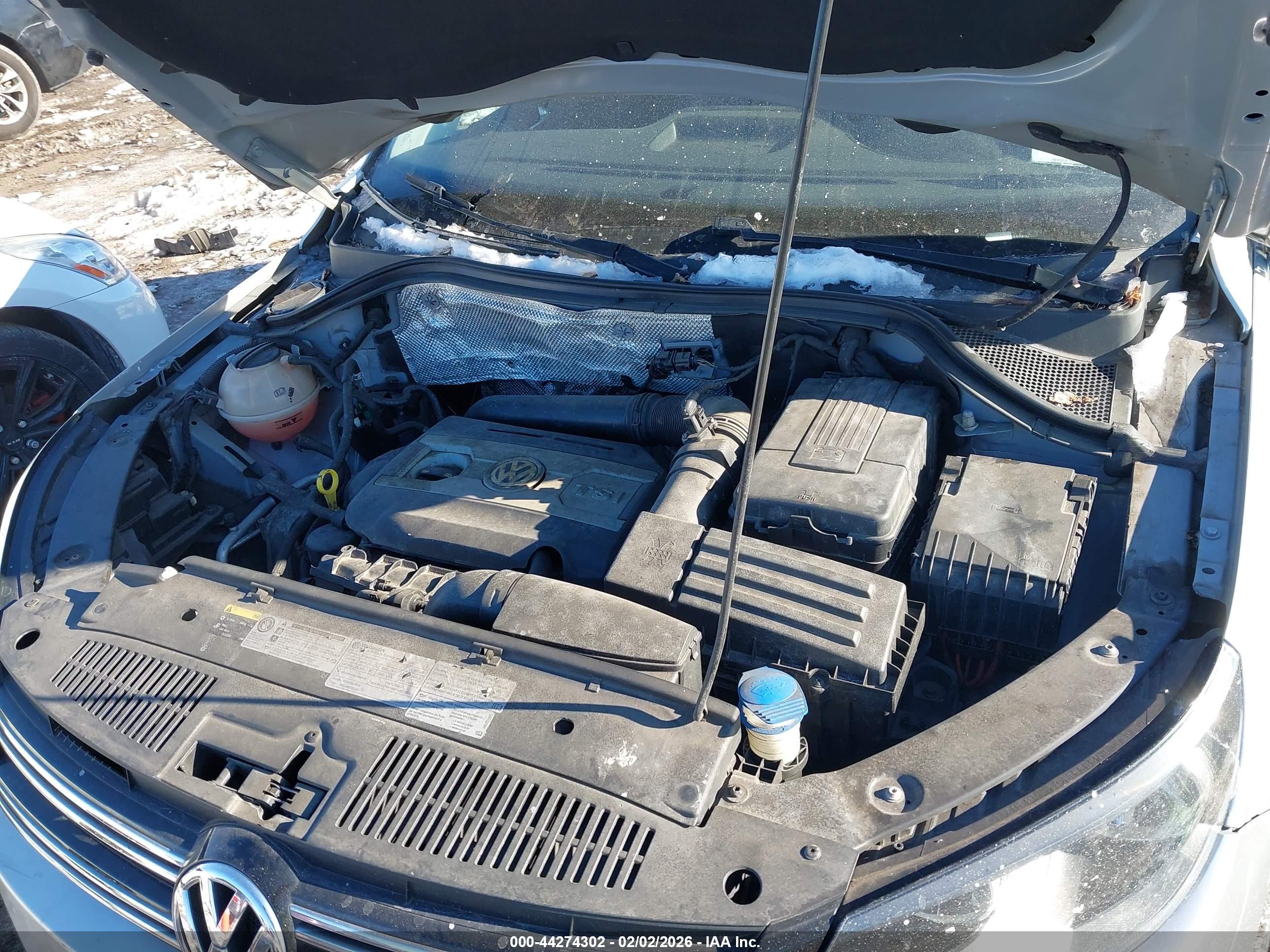 VOLKSWAGEN TIGUAN image 10