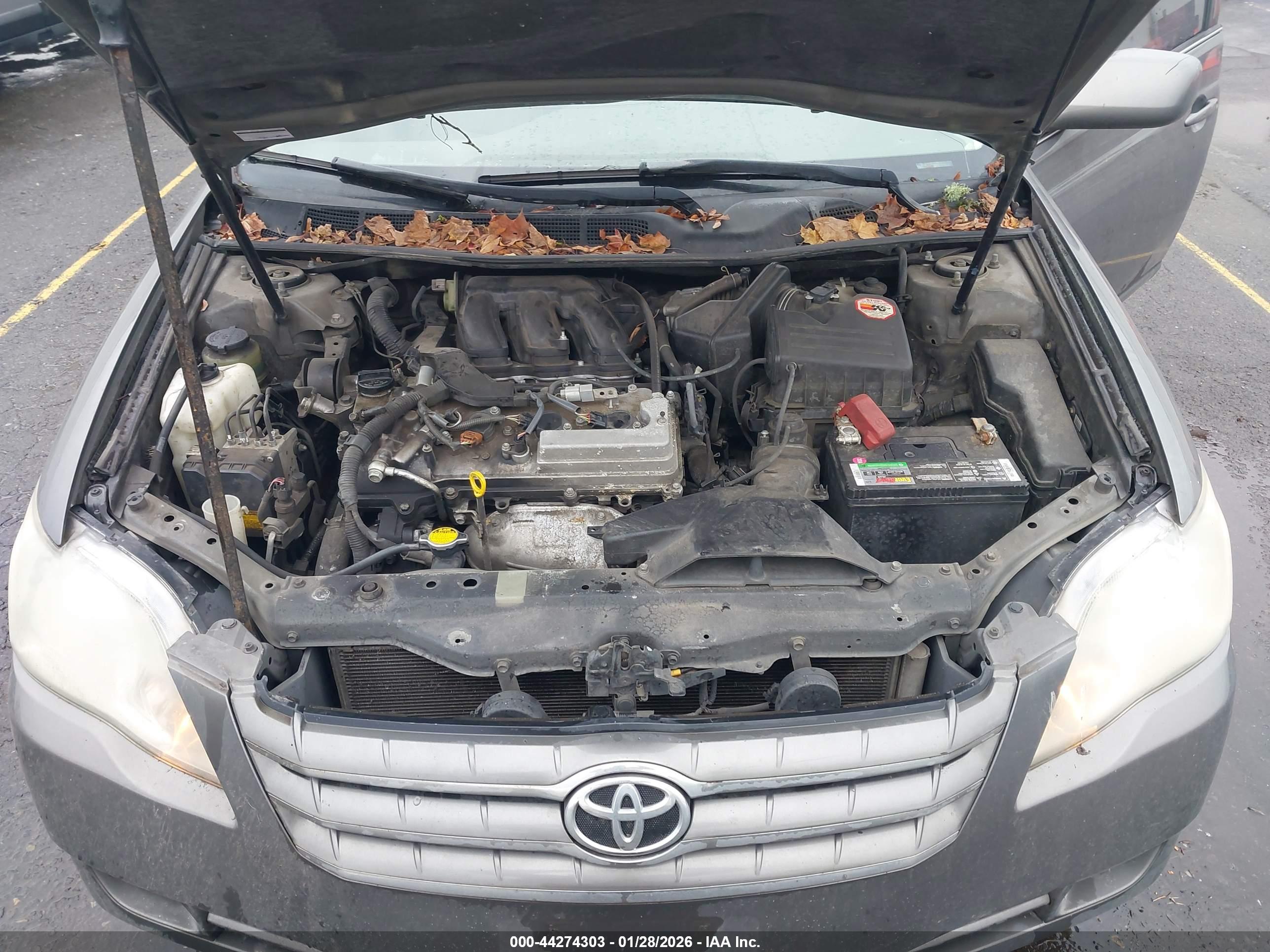 TOYOTA AVALON image 10