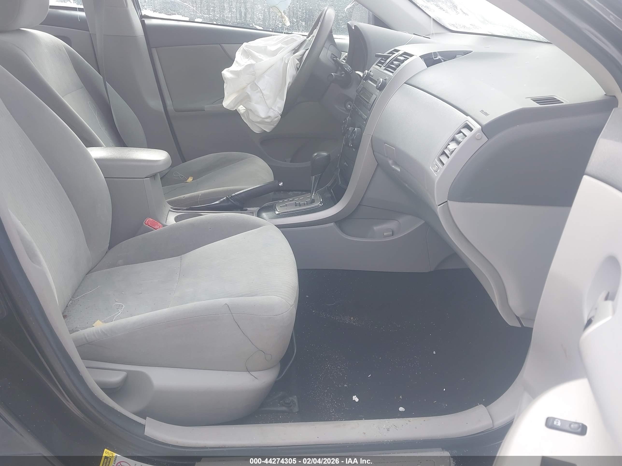 TOYOTA COROLLA image 5