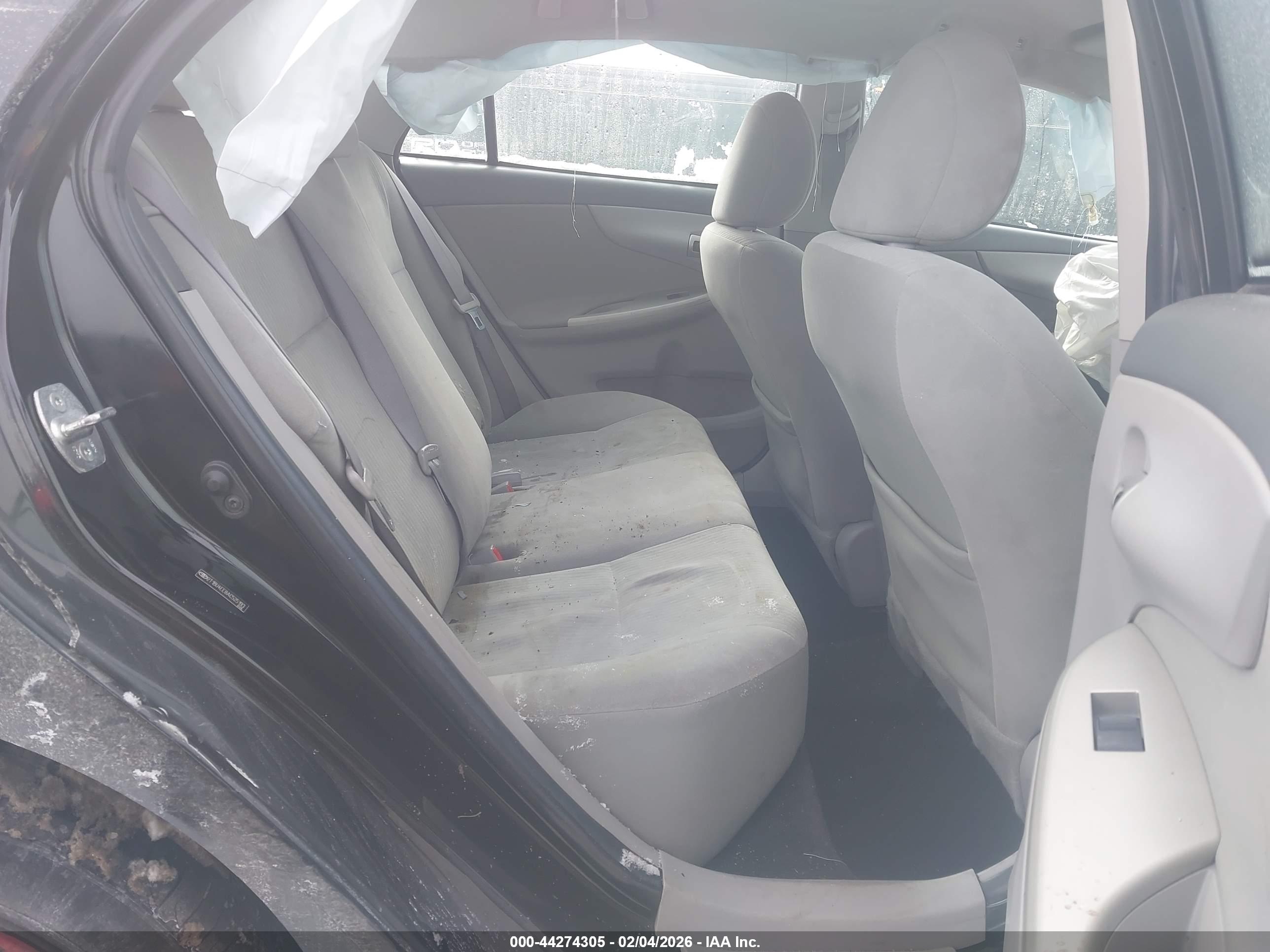 TOYOTA COROLLA image 8