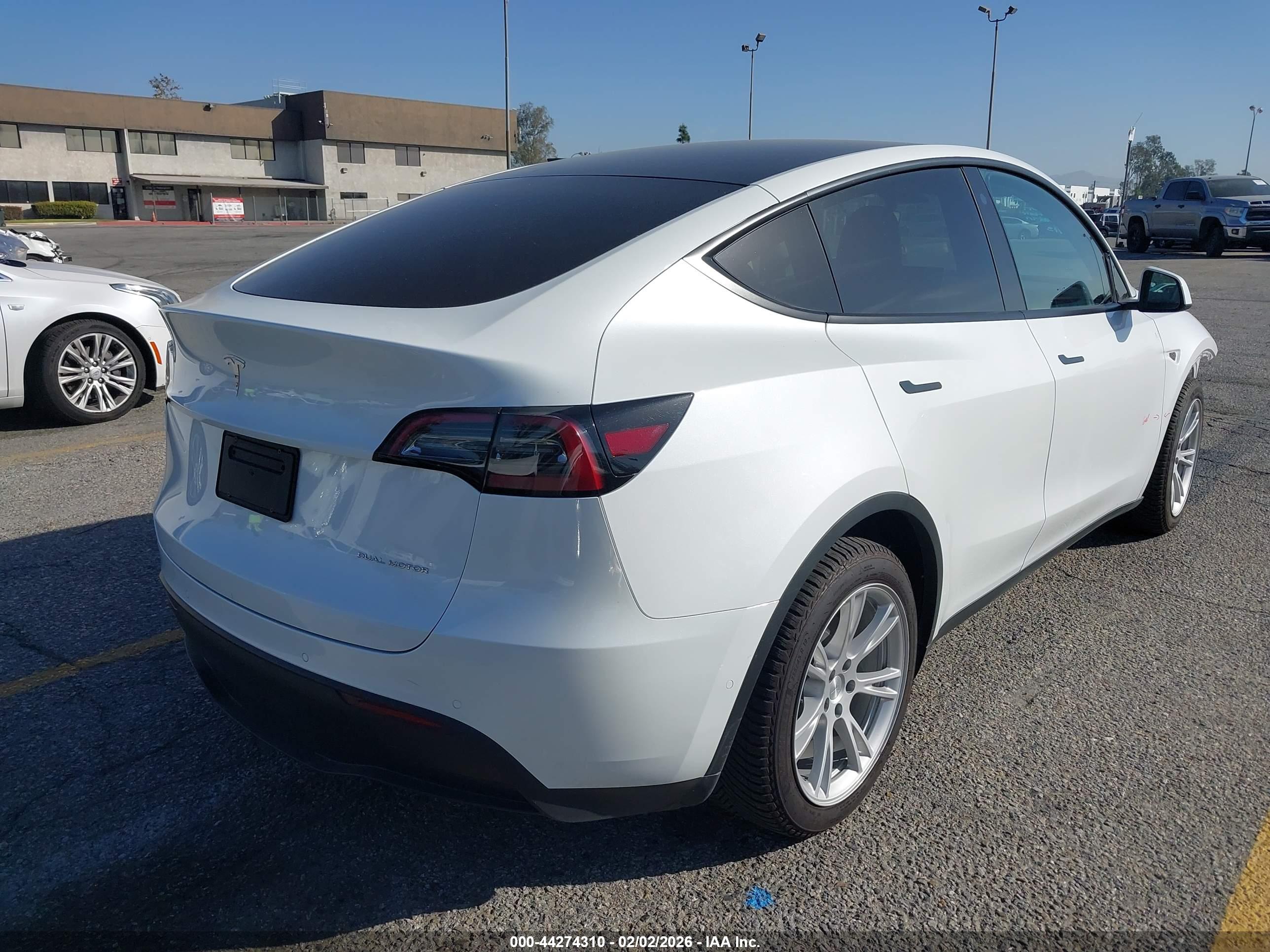 TESLA MODEL image 4