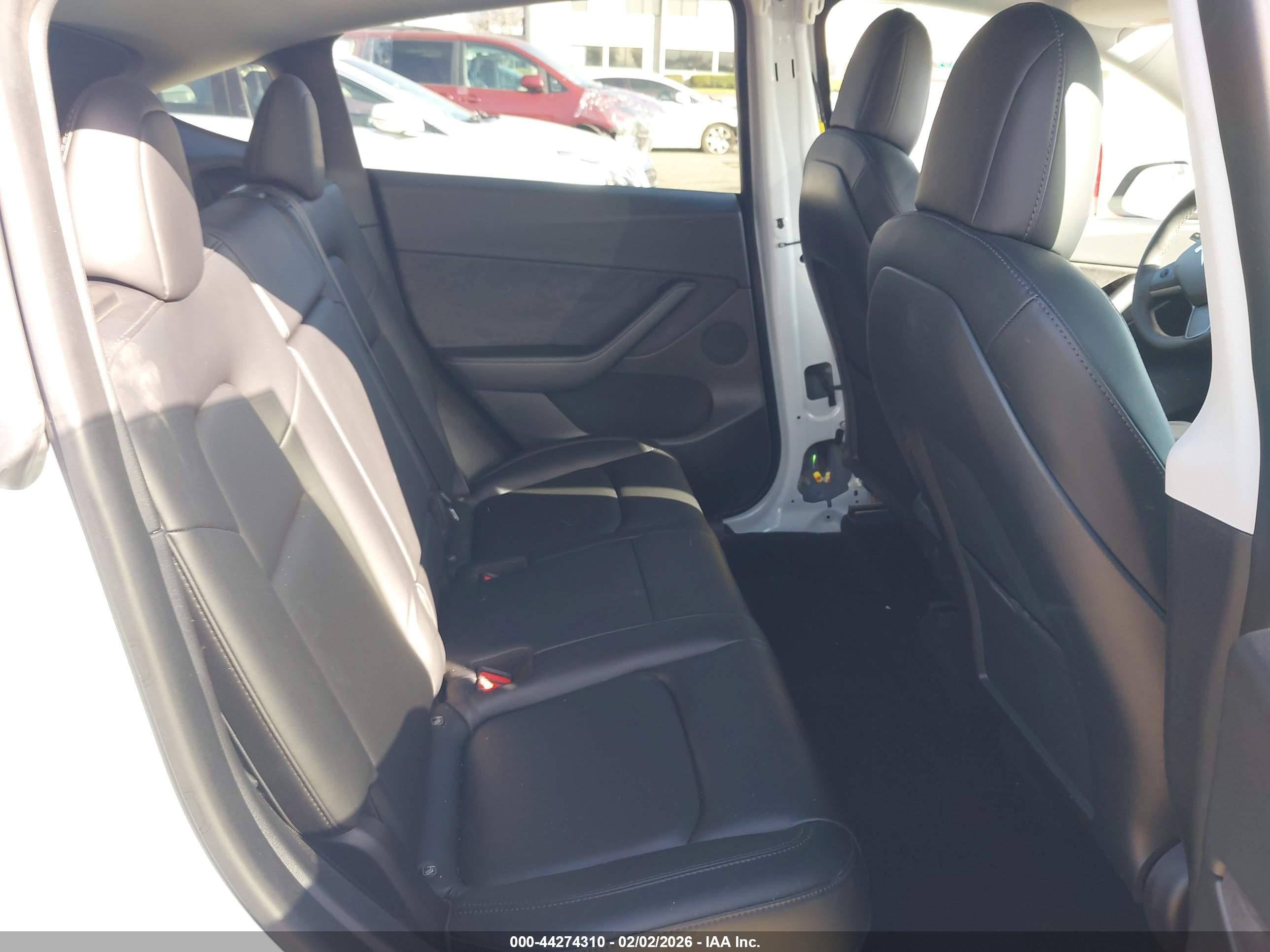 TESLA MODEL image 8