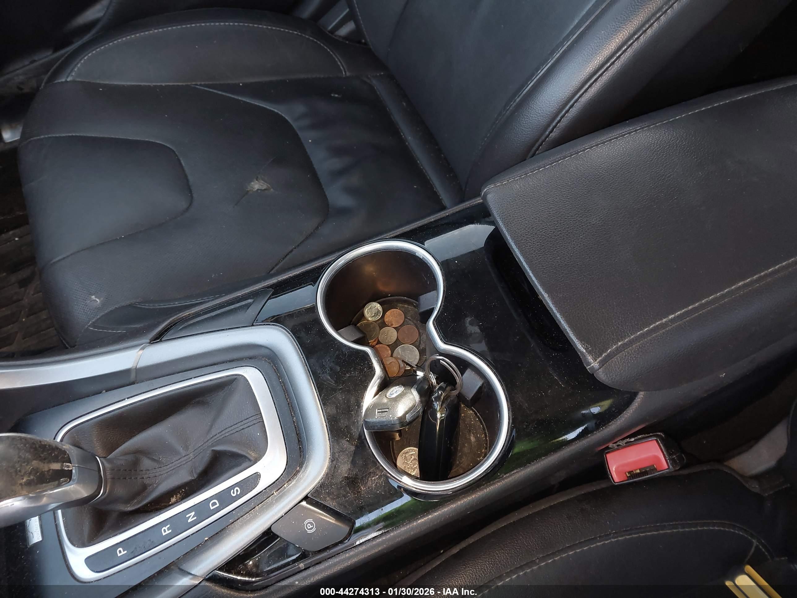 FORD FUSION image 11