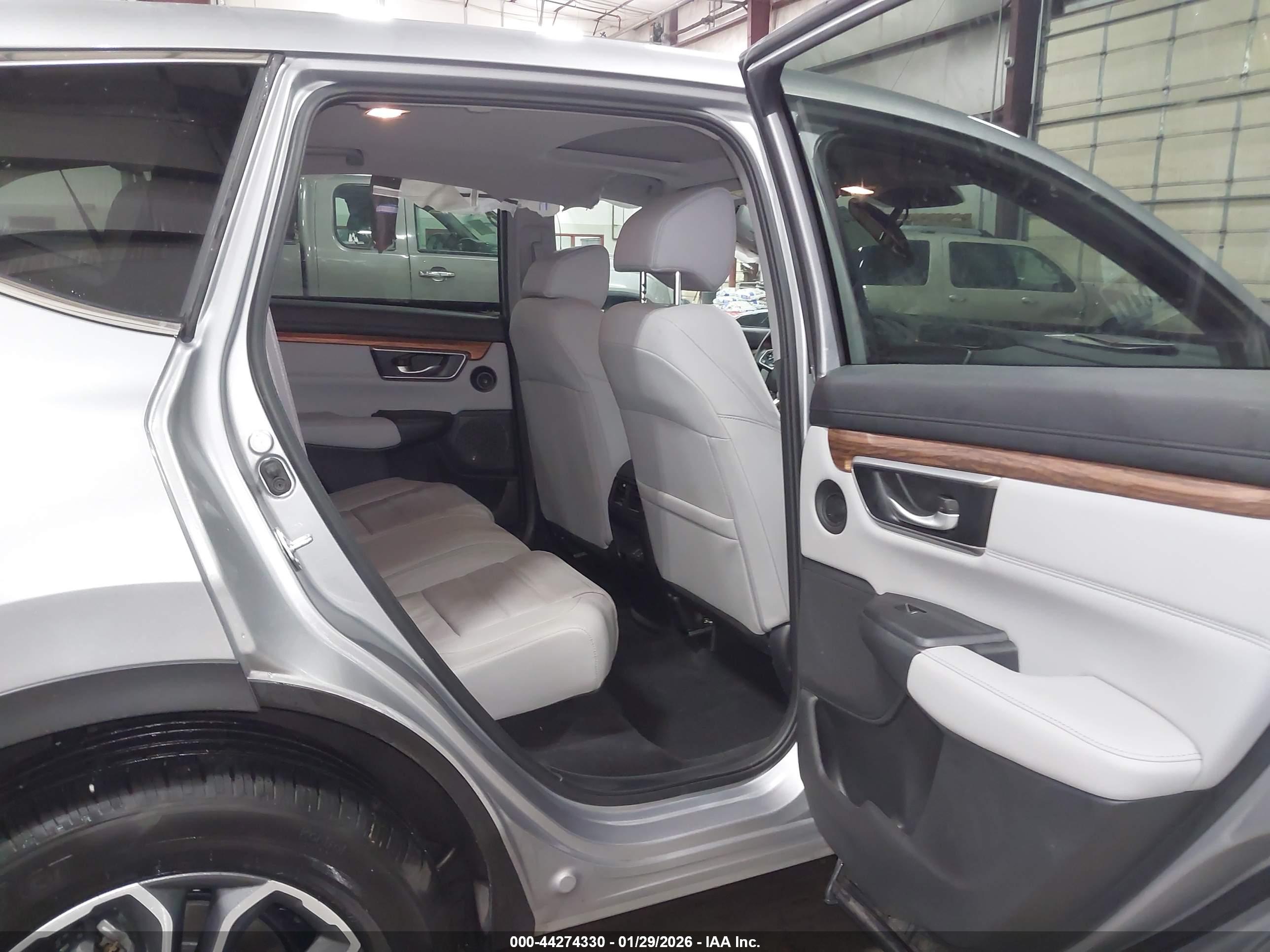 HONDA CR-V image 8