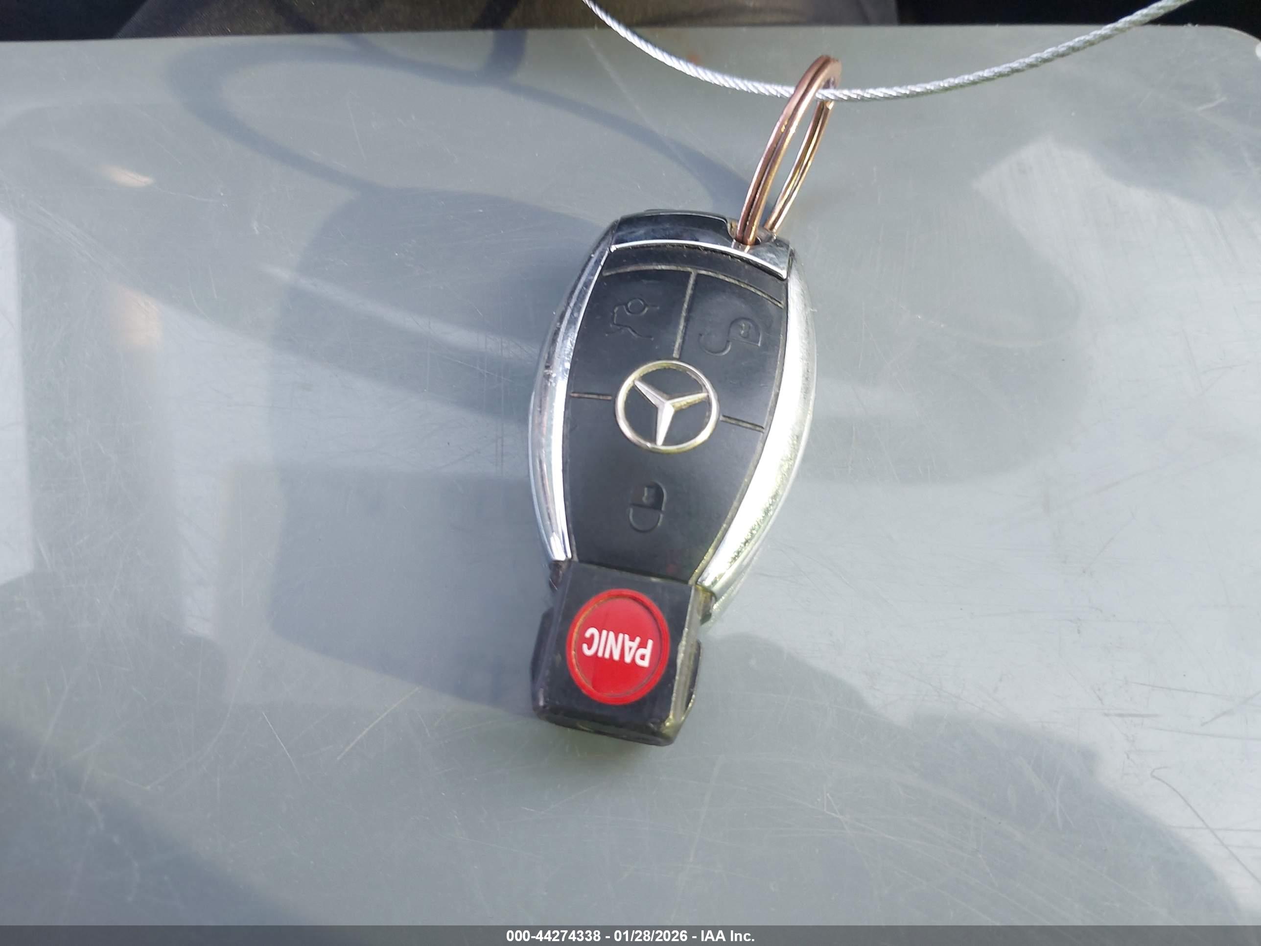 MERCEDES-BENZ E image 11