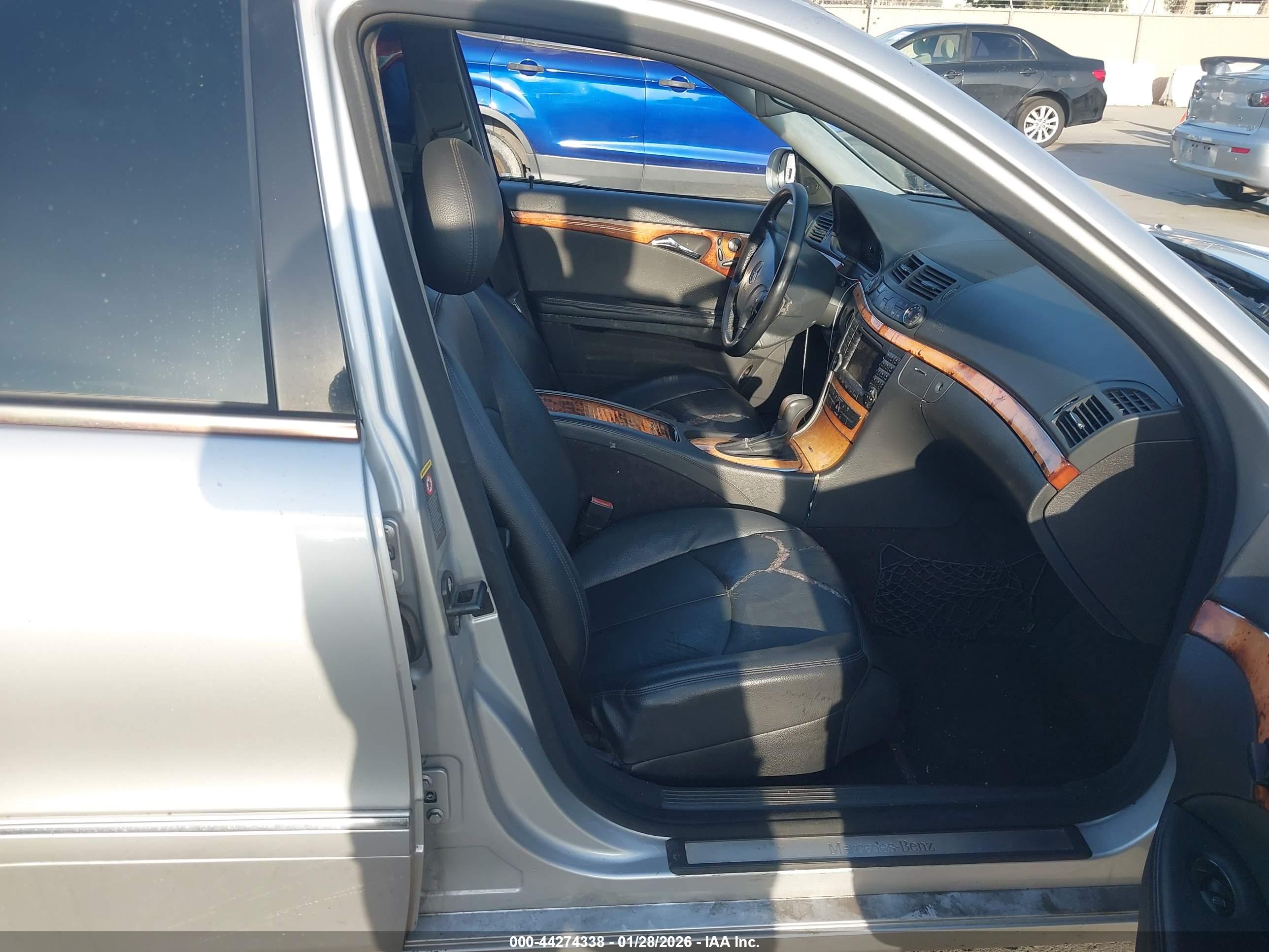 MERCEDES-BENZ E image 5