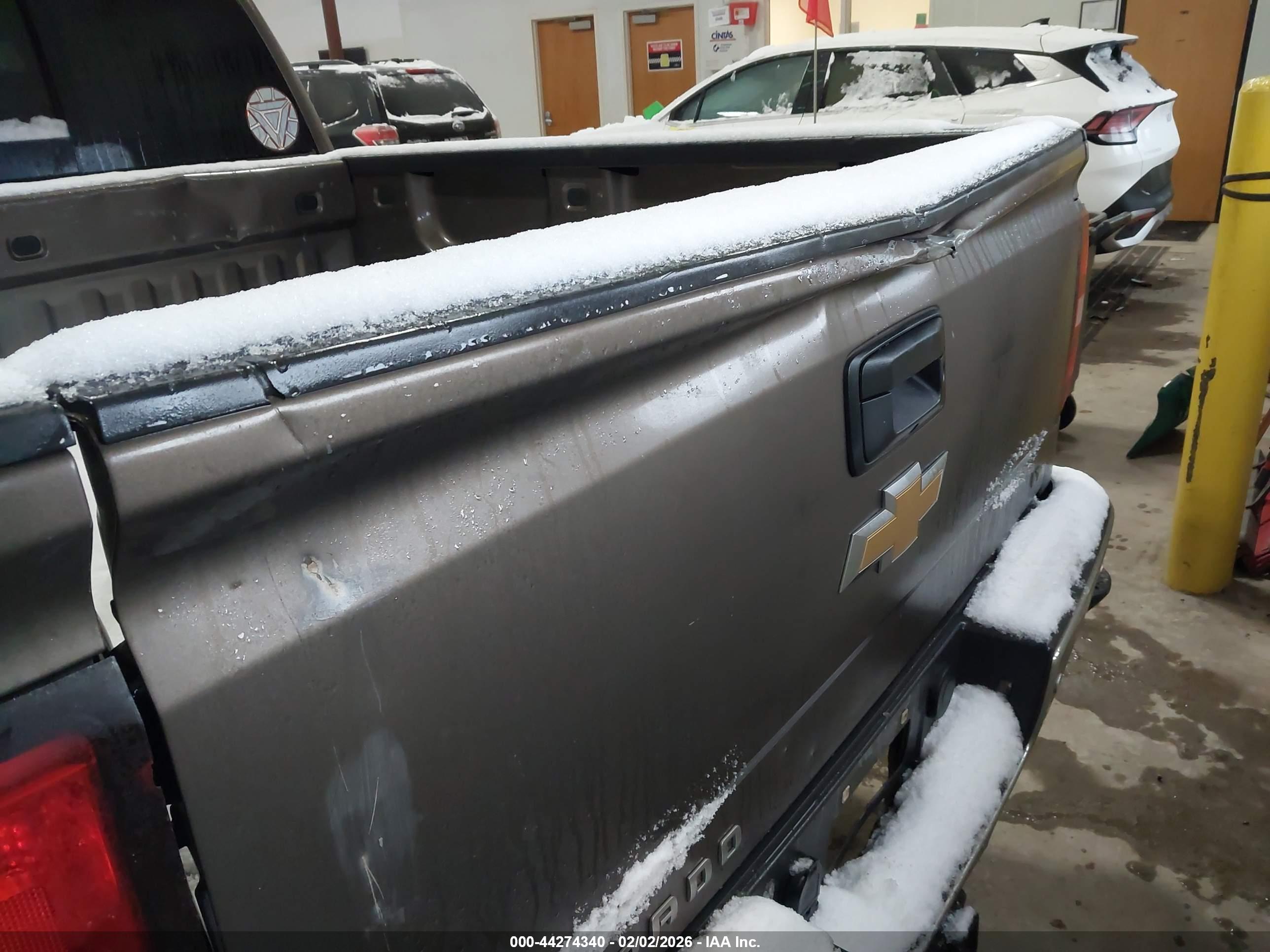 CHEVROLET SILVERADO image 6