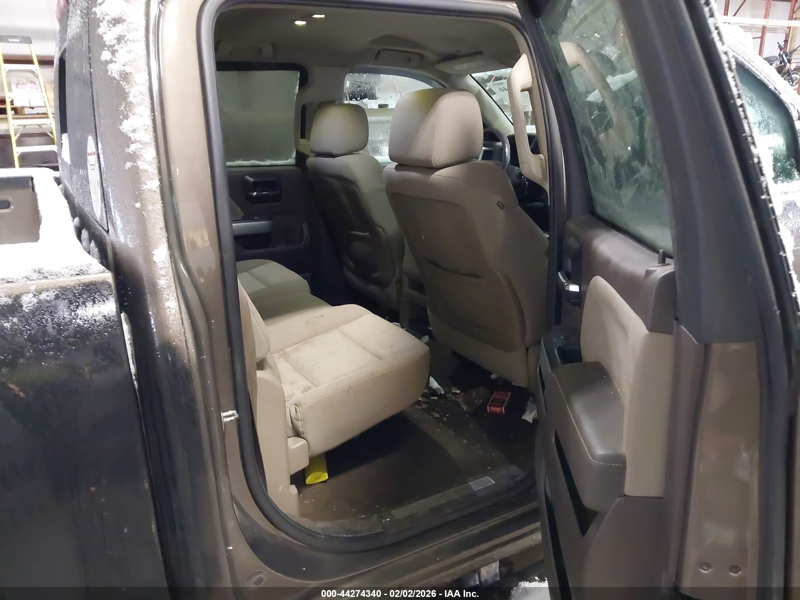 CHEVROLET SILVERADO image 8