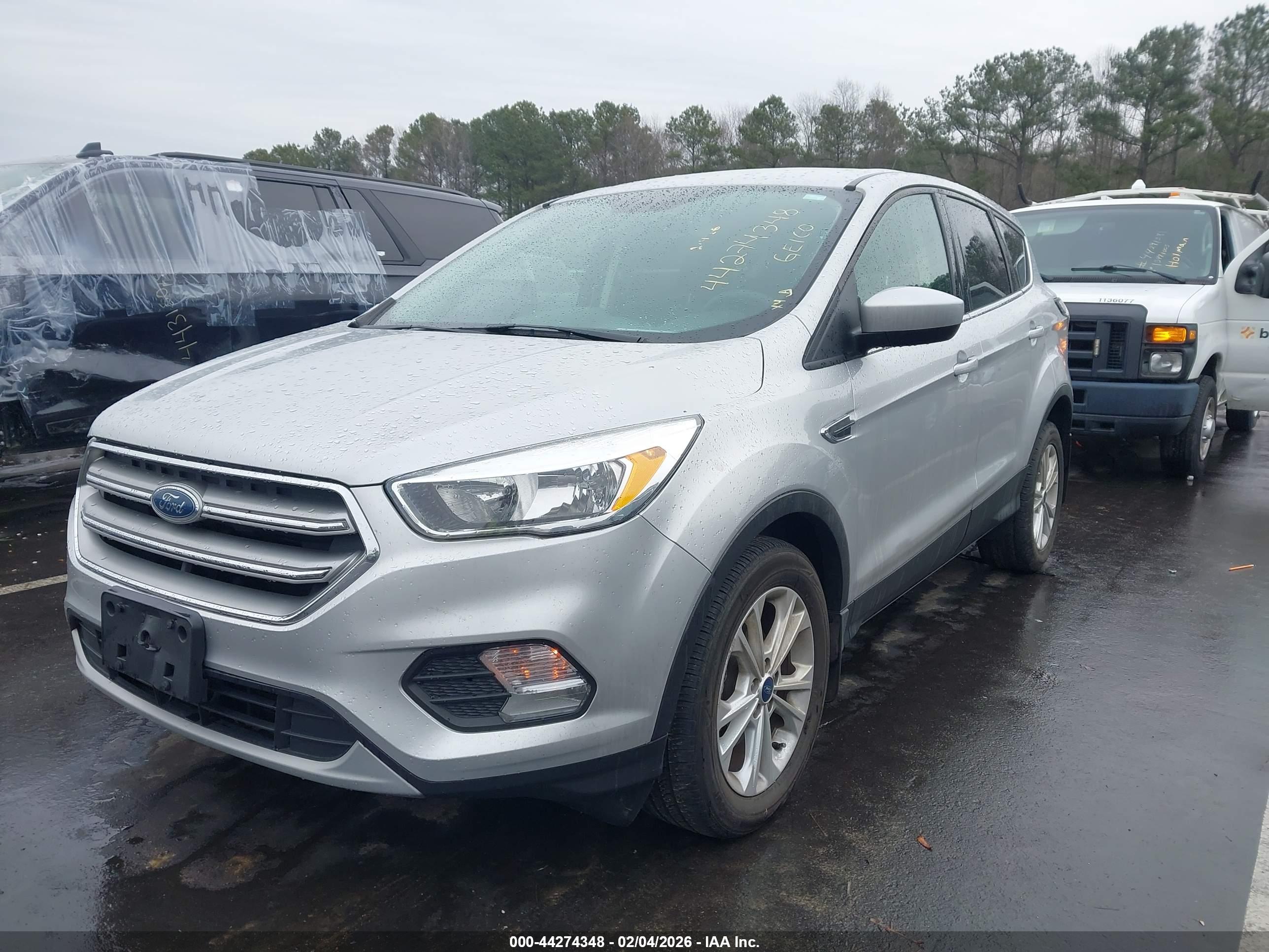 FORD ESCAPE image 2