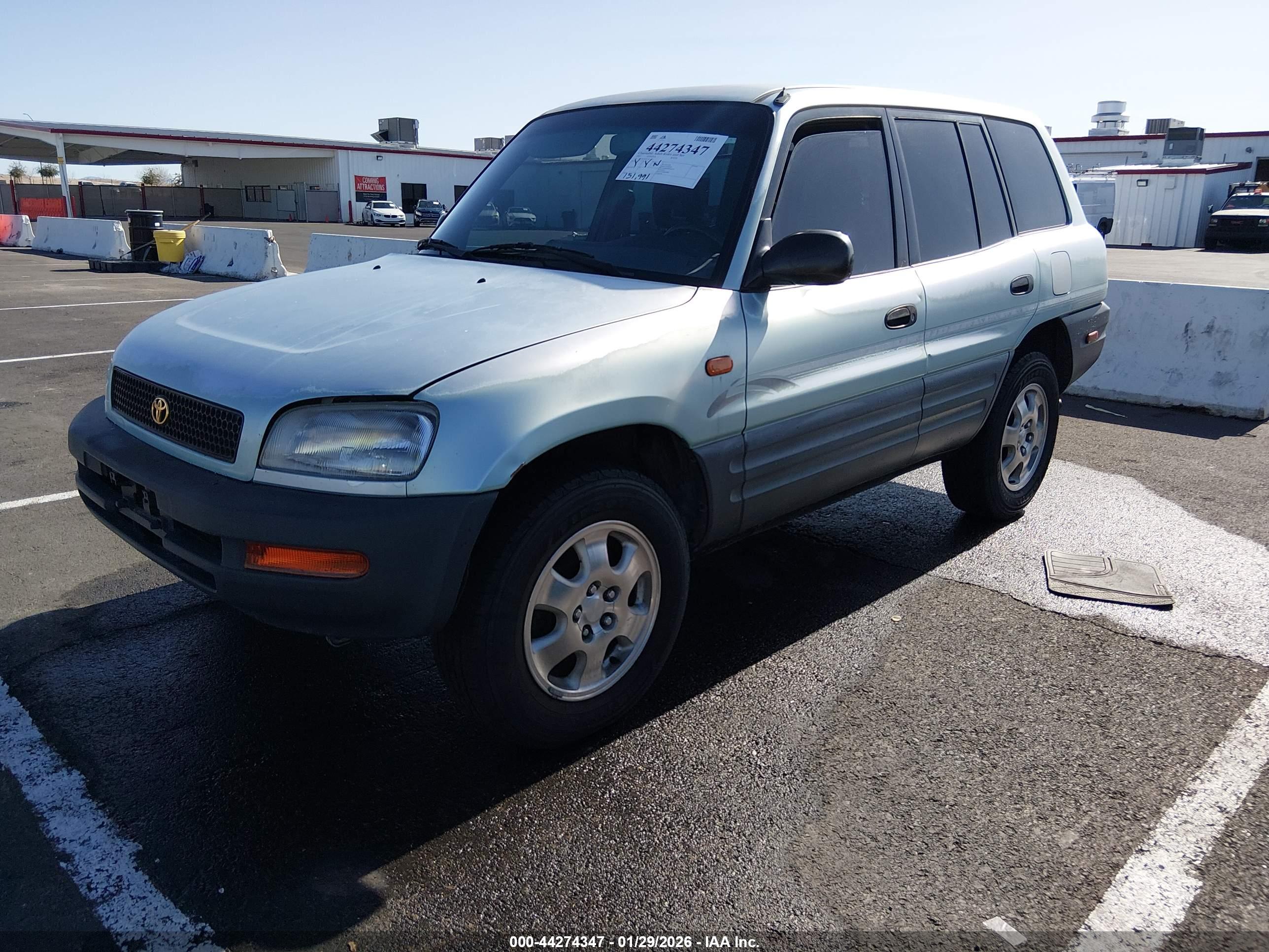 TOYOTA RAV4 image 2